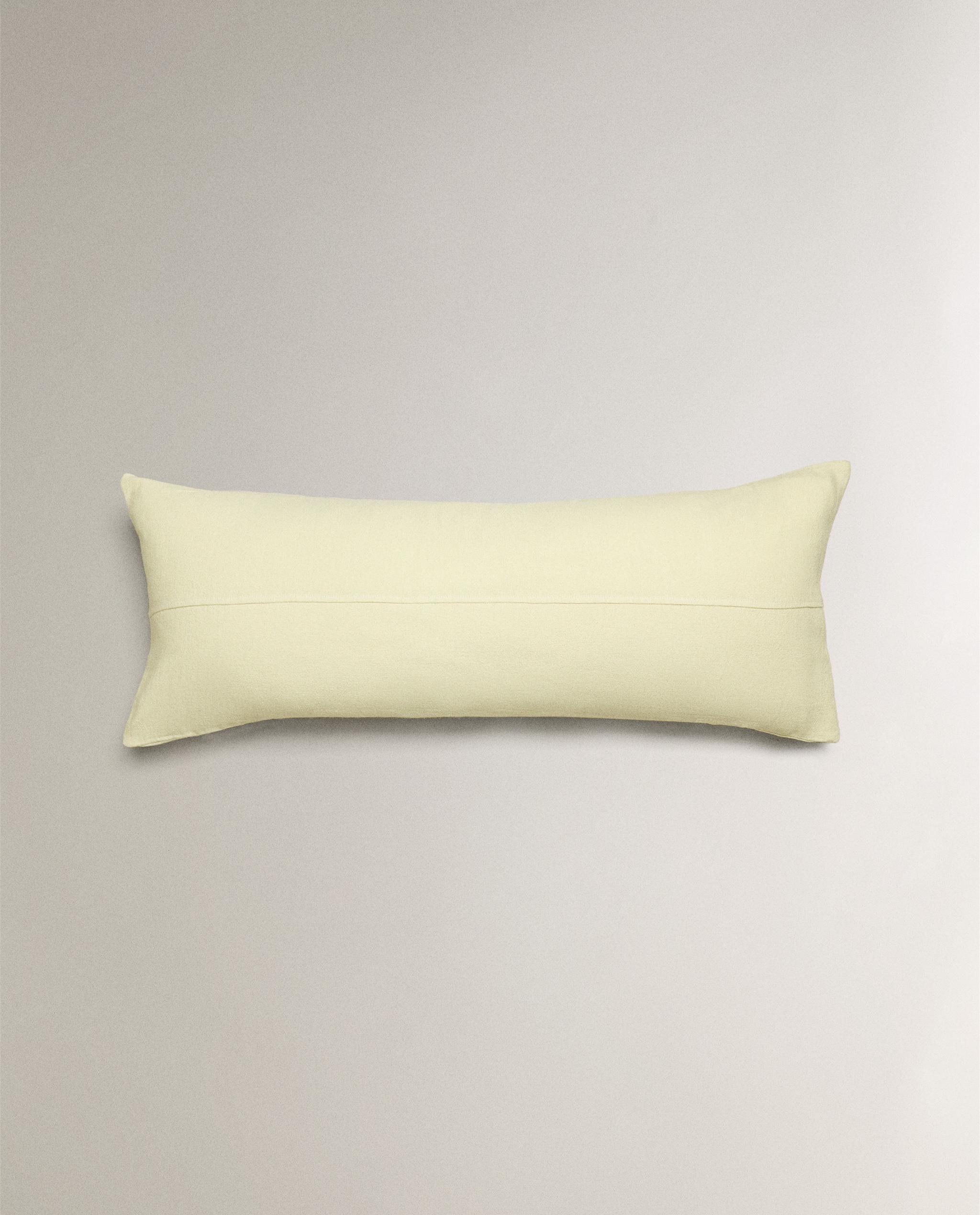 グラインドロッジ　クッションカバー 長方形ライン クッションカバー | Zara Home 日本/Japan
