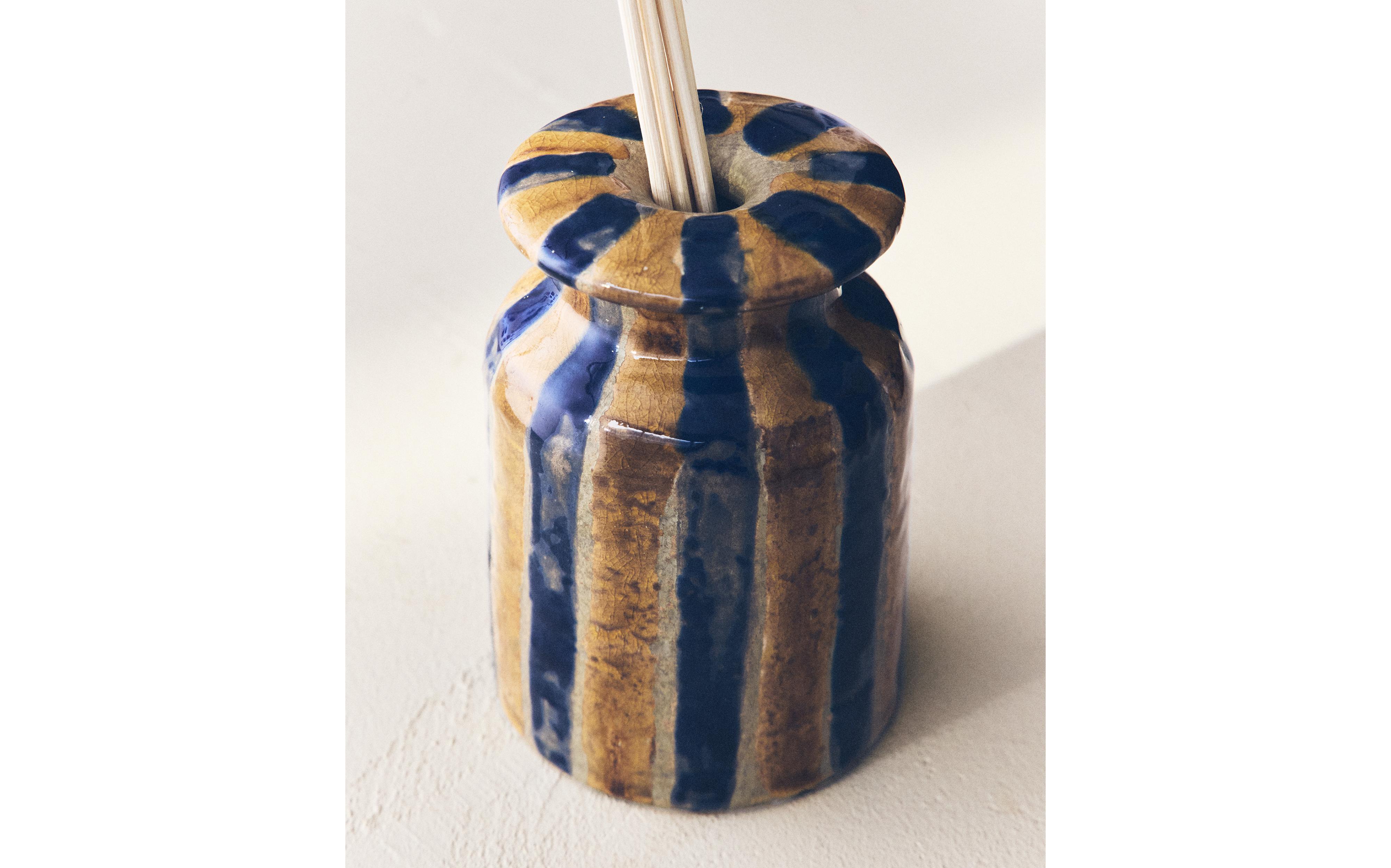 STRIPED CERAMIC REED DIFFUSERS DECORATIVE TRIM product thumbnail 8