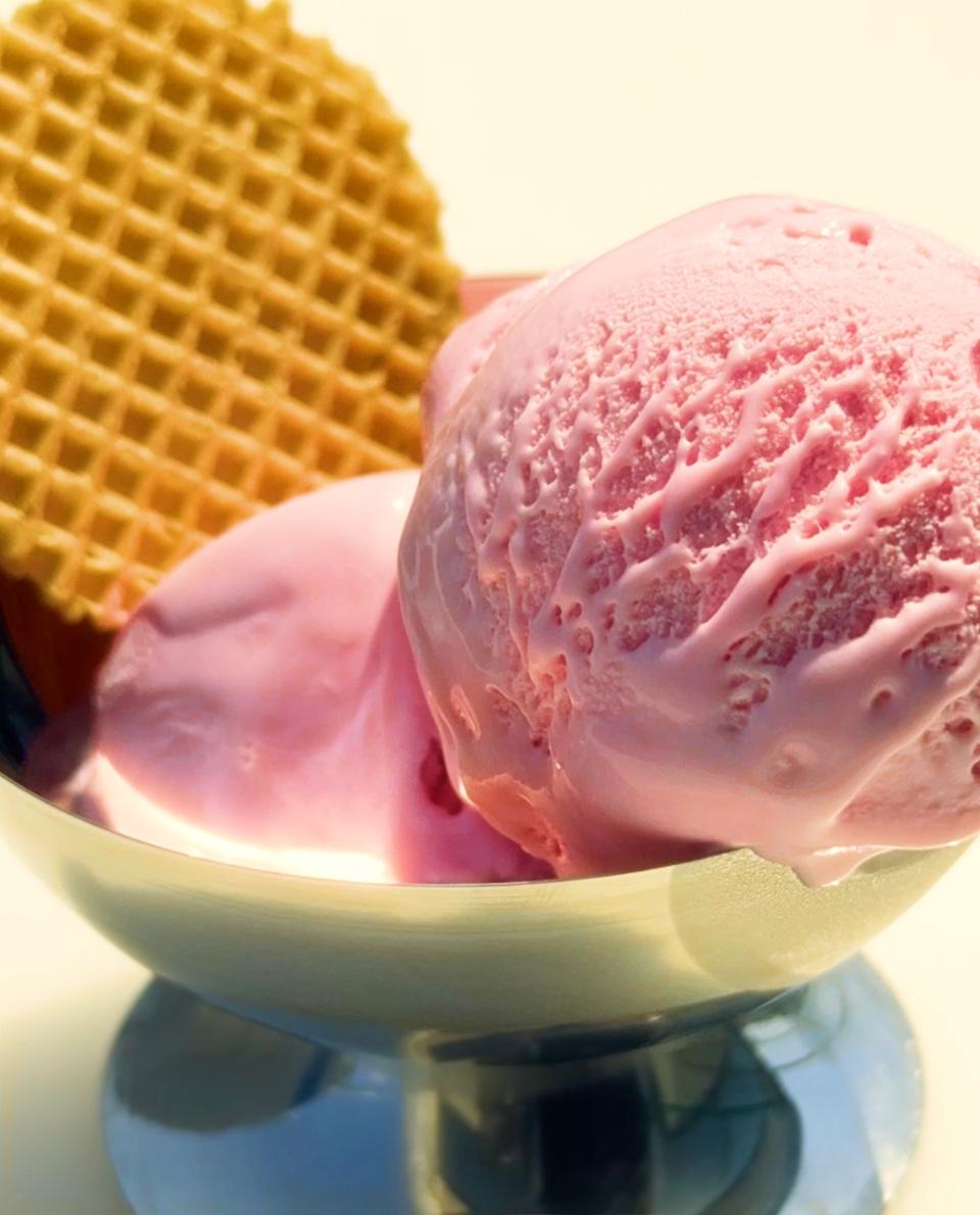 SHINY METAL ICE CREAM GLASS product thumbnail 14
