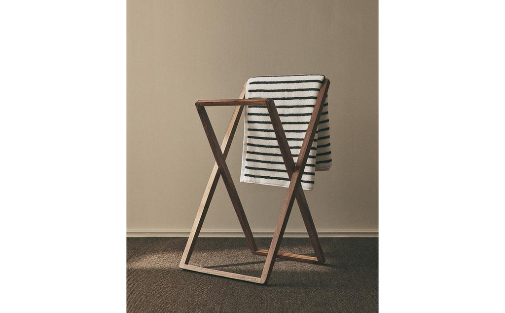 ACACIA WOOD TOWEL RACK