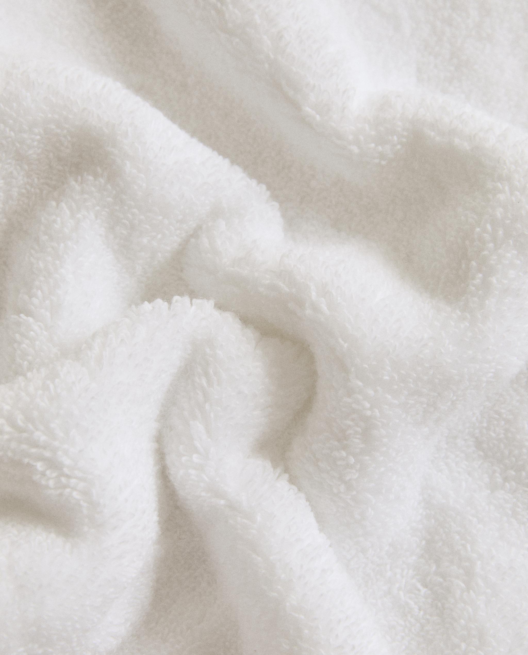 EMBROIDERED TRIM BATH TOWEL product thumbnail 13