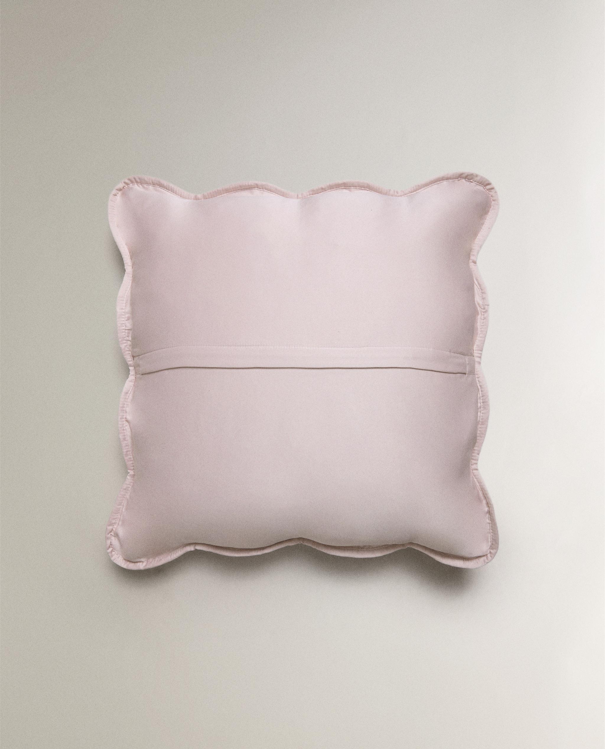 SCALLOPED FLORAL CUSHION COVER product thumbnail 7