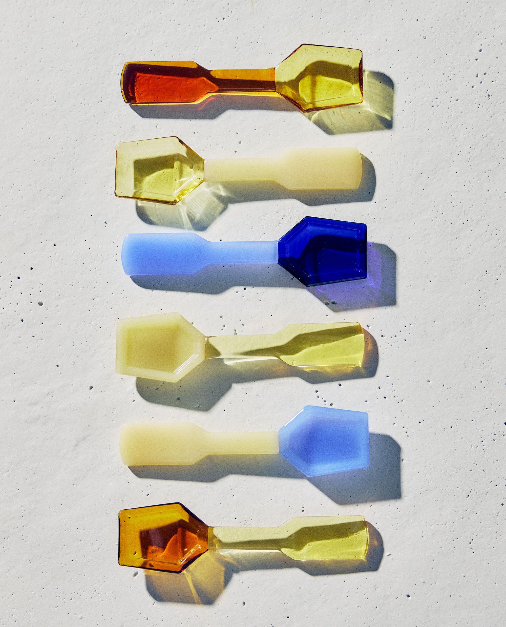PACK OF COLOURED BOROSILICATE ICE CREAM DESSERT SPOONS (PACK OF 6) product thumbnail 10