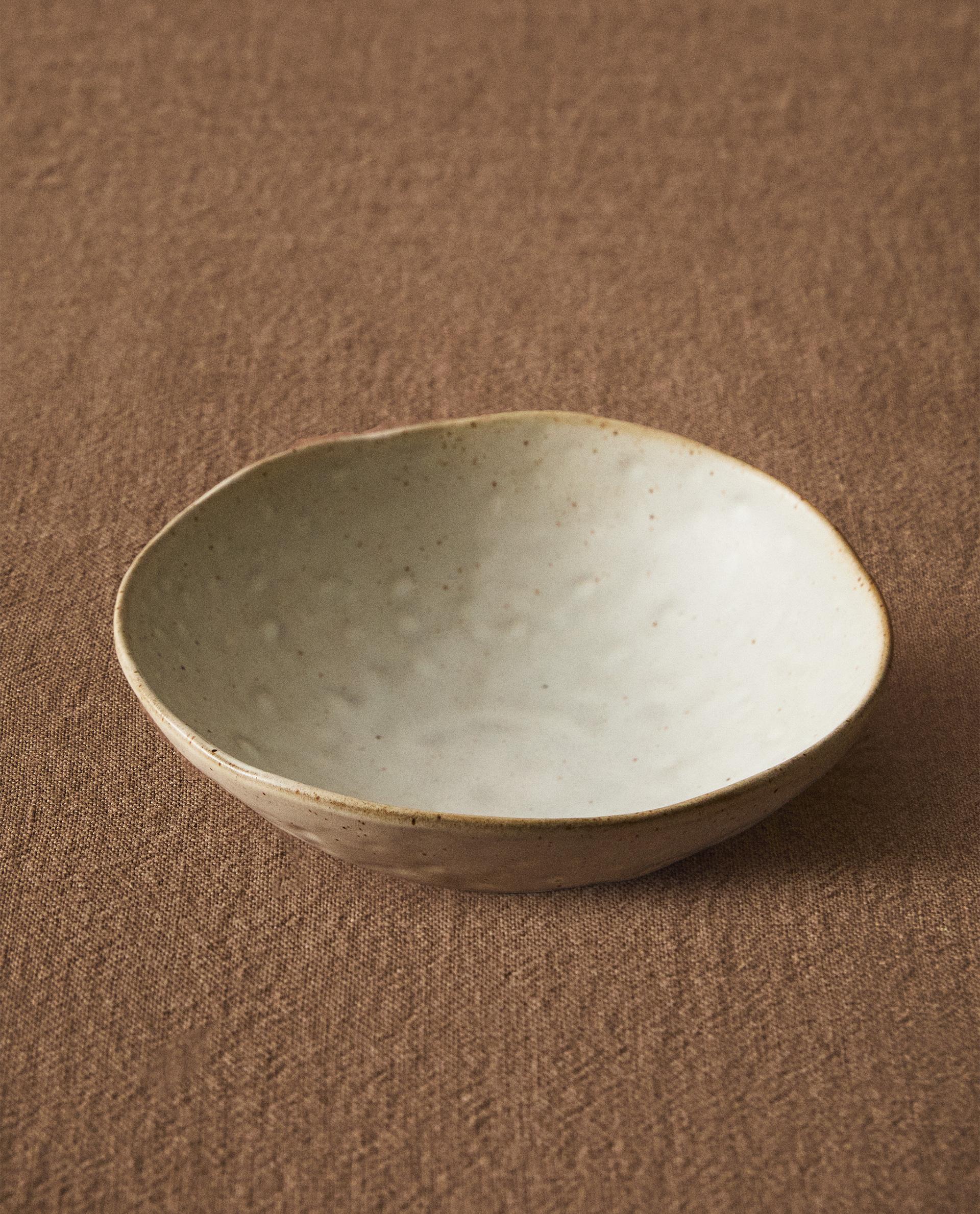 TEXTURED STONEWARE BOWL