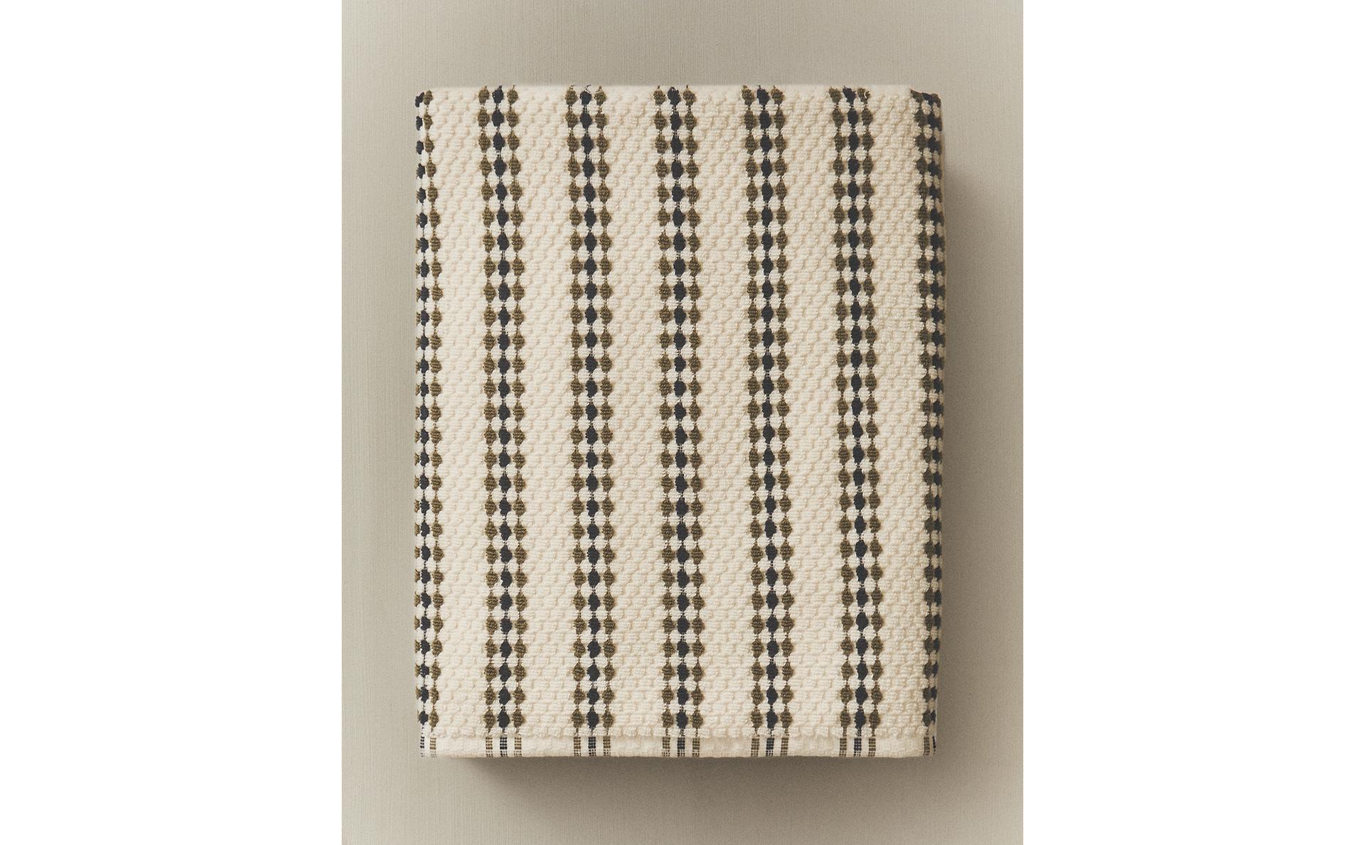 GEOMETRIC TEXTURED BATH TOWEL GEOMETRIC TEXTURED BATH TOWEL