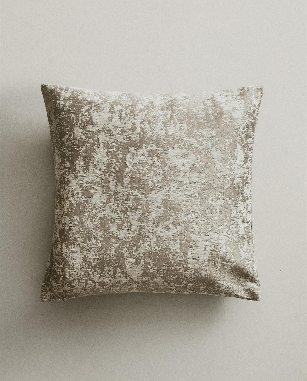 غلاف وسادة جاكار بأزهار