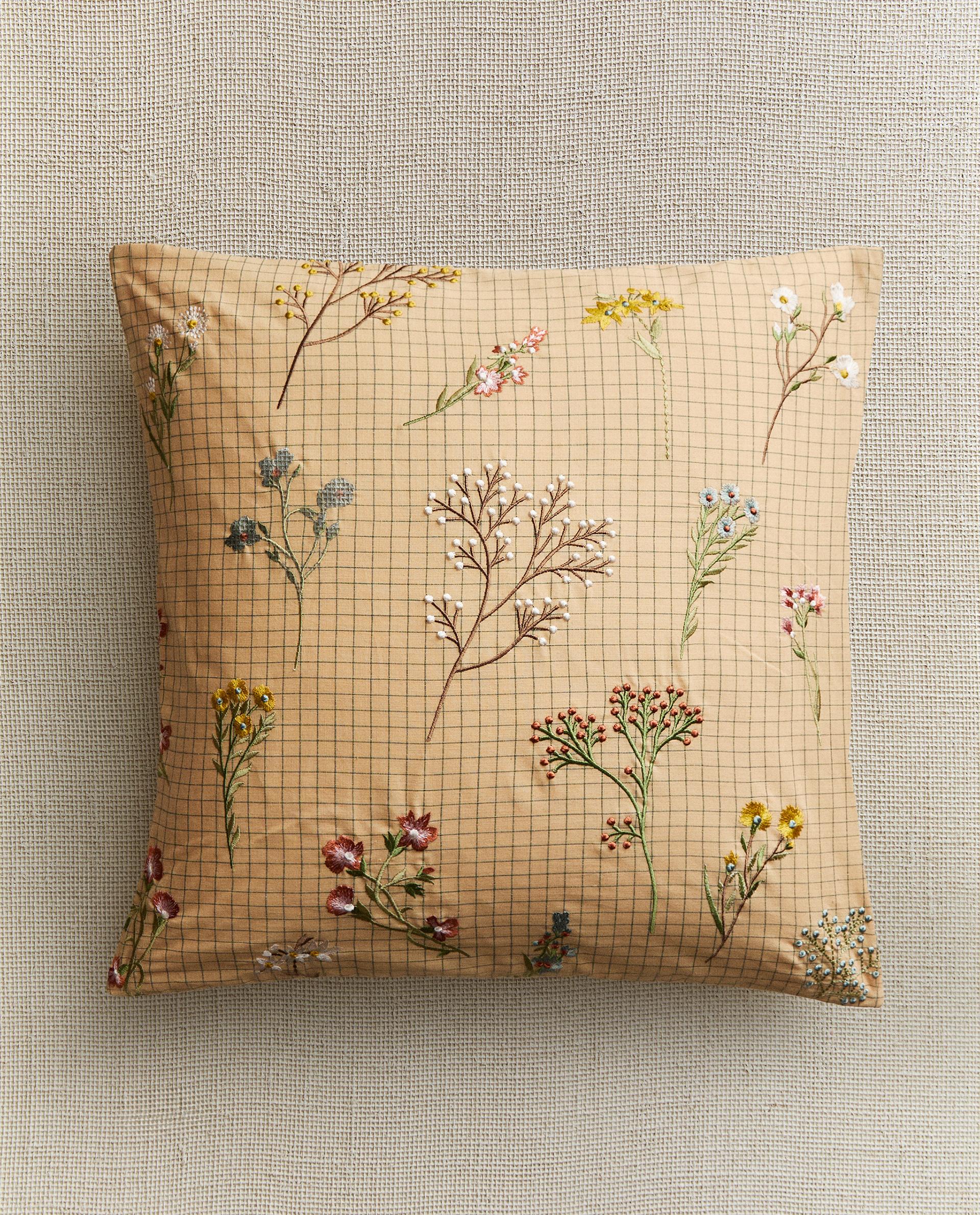 家々 刺繍 クッションカバー | Zara Home 日本/Japan