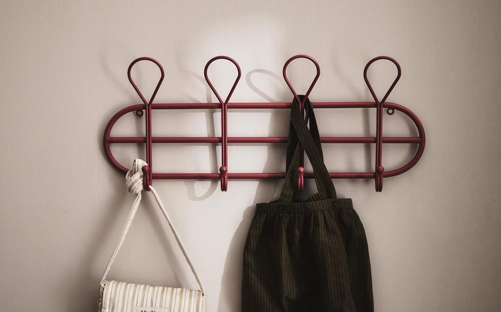 حامل ملابس حديد للأطفال