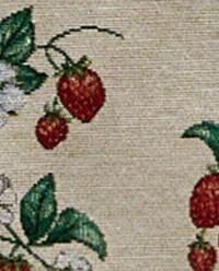 STRAWBERRY JACQUARD TABLE RUNNER product thumbnail 3