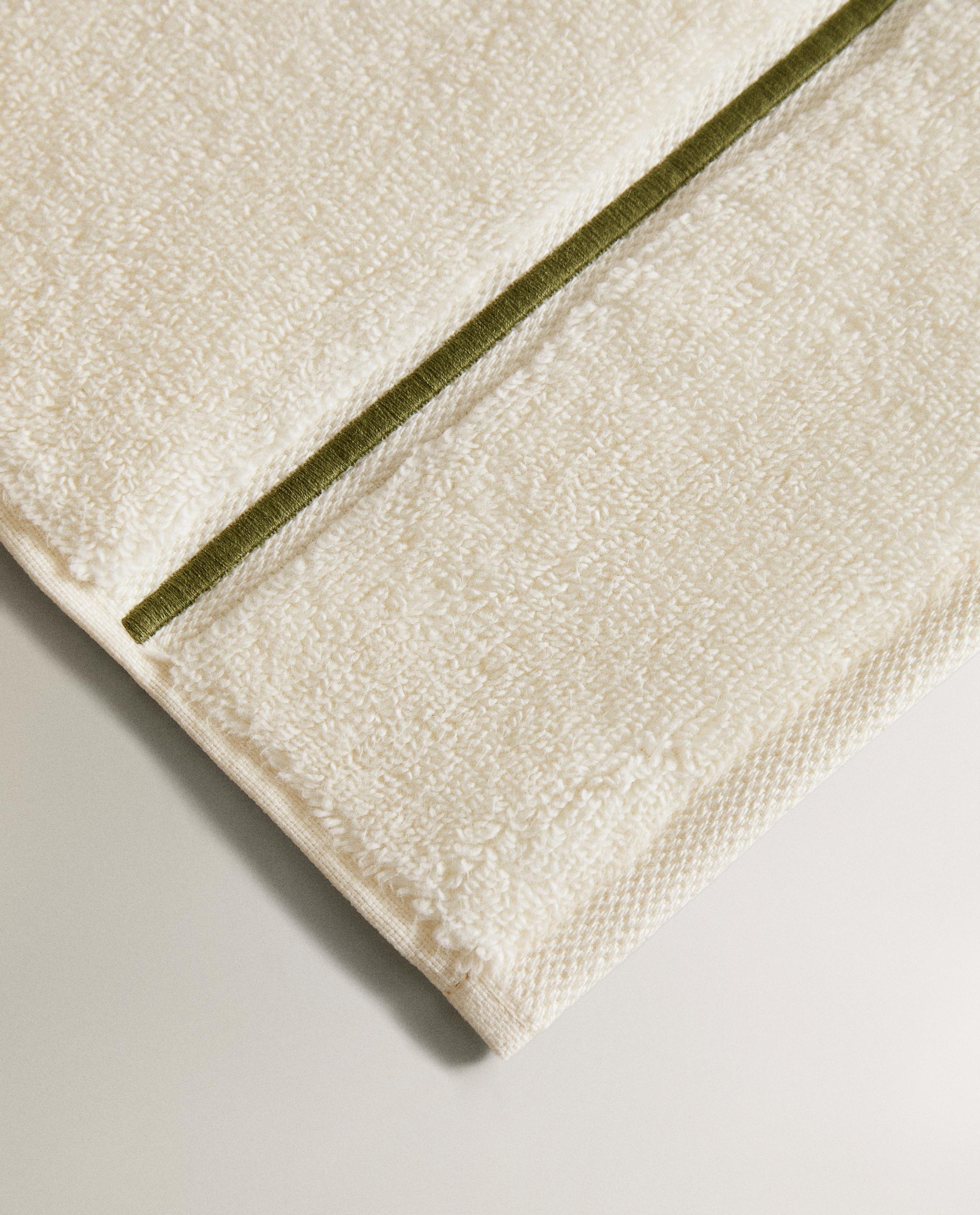 EMBROIDERED TRIM BATH TOWEL product thumbnail 6