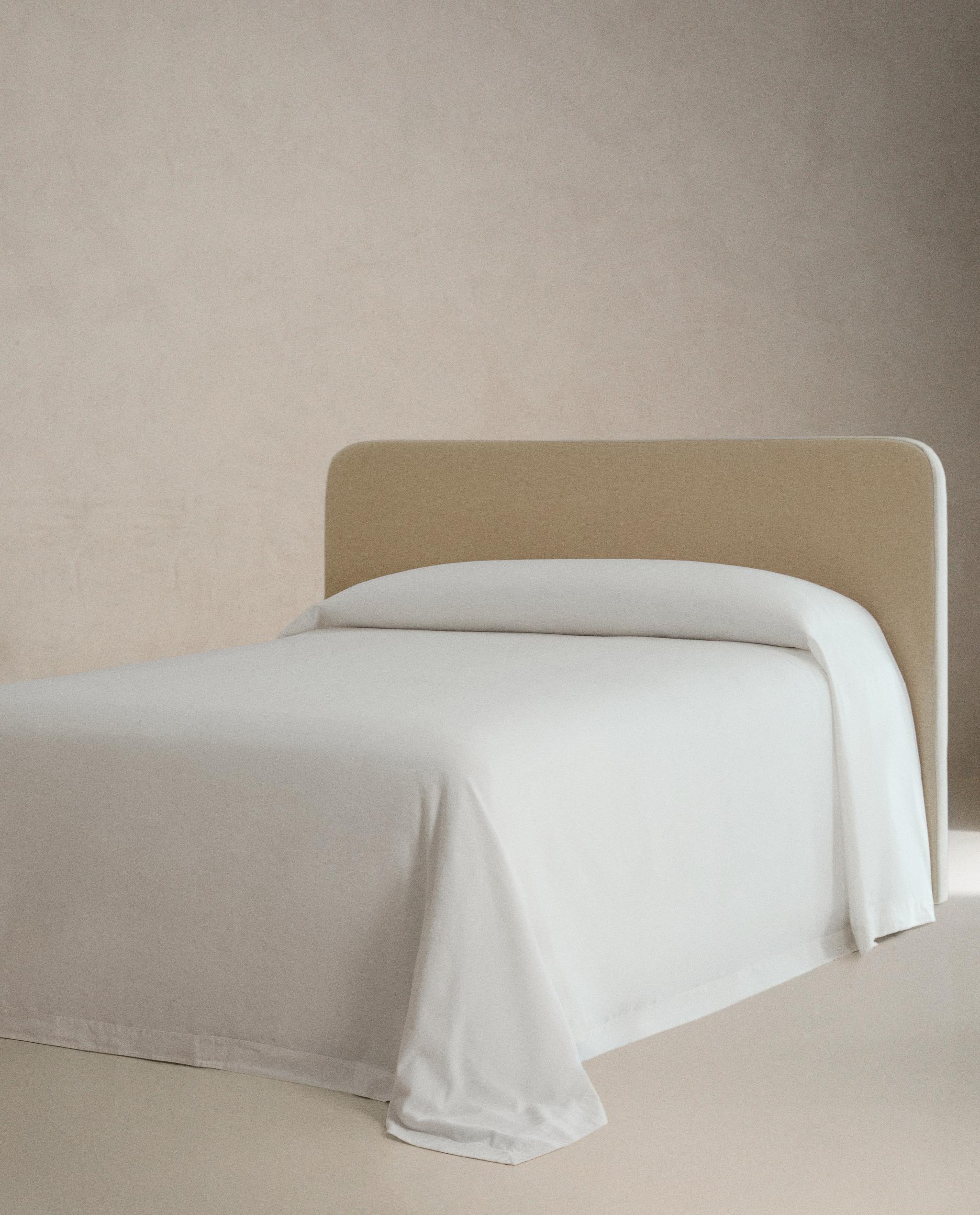 LINEN AND COTTON BEDSPREAD AND PRINTED RUG product thumbnail 18
