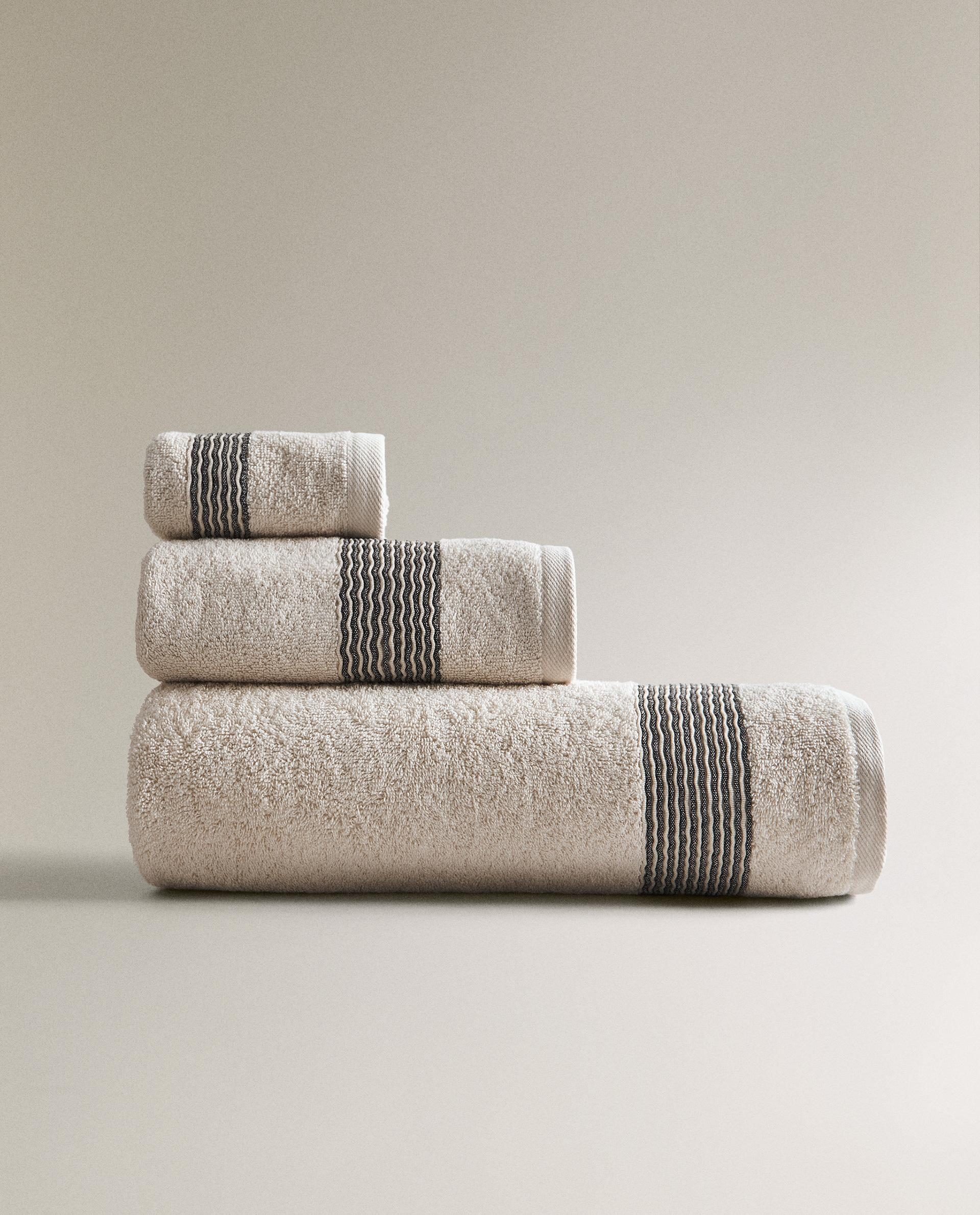 COTTON BATH TOWEL WITH PLEATED BORDER Zara Home United Kingdom