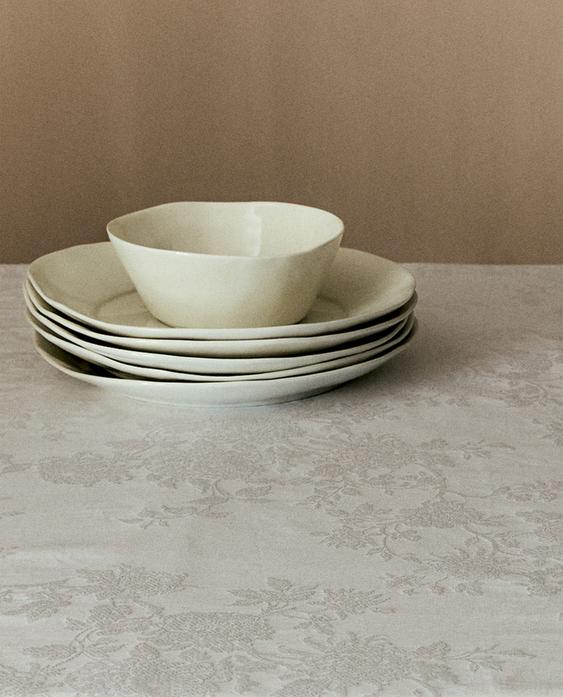 مفرش مائدة قطن جاكار