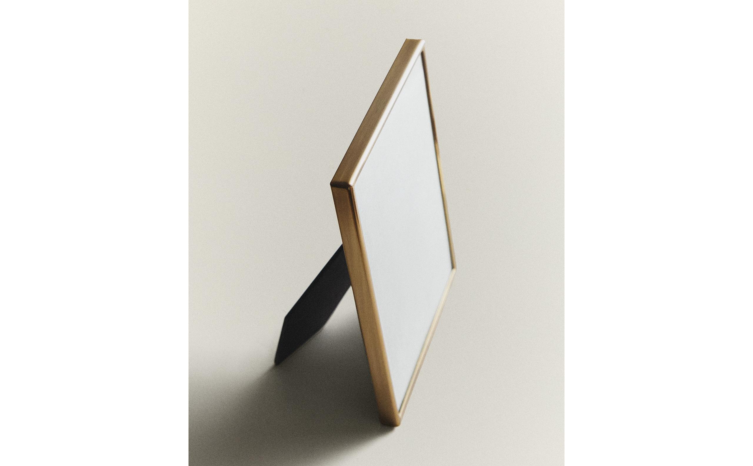 GOLDEN METAL PHOTO FRAME product thumbnail 7