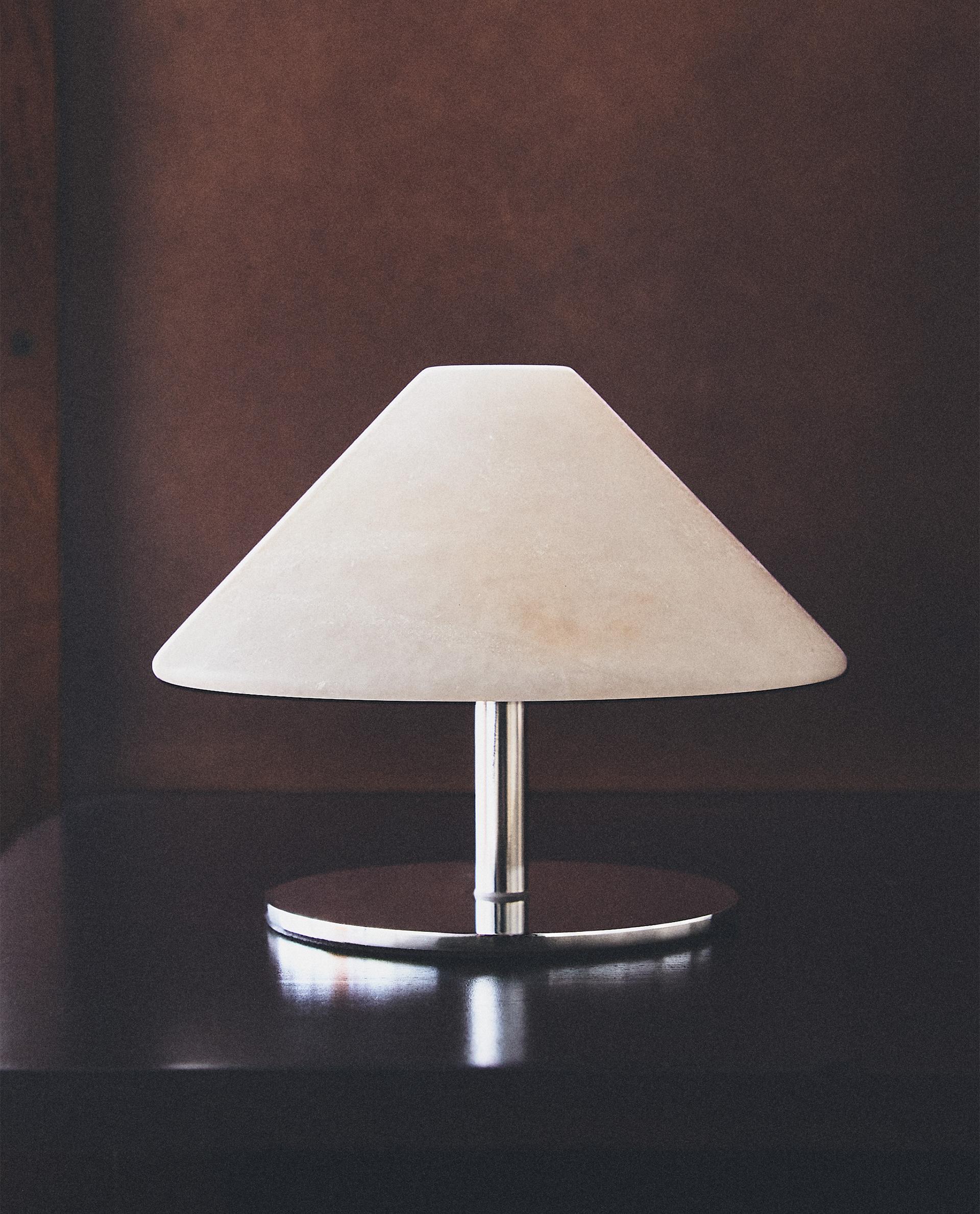 WIRELESS ALABASTER TABLE LAMP
