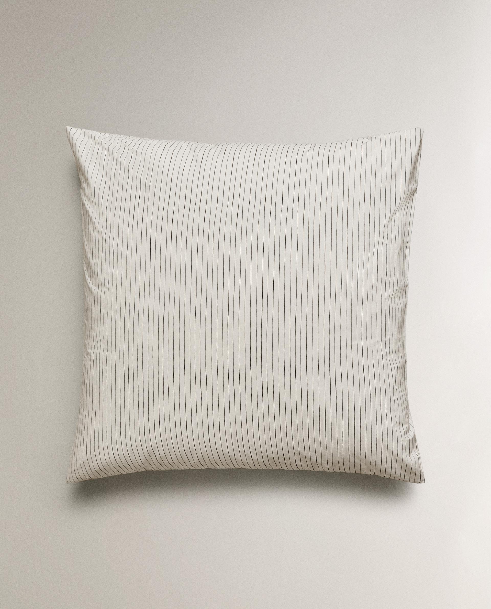 REVERSIBLE STRIPED PILLOWCASE