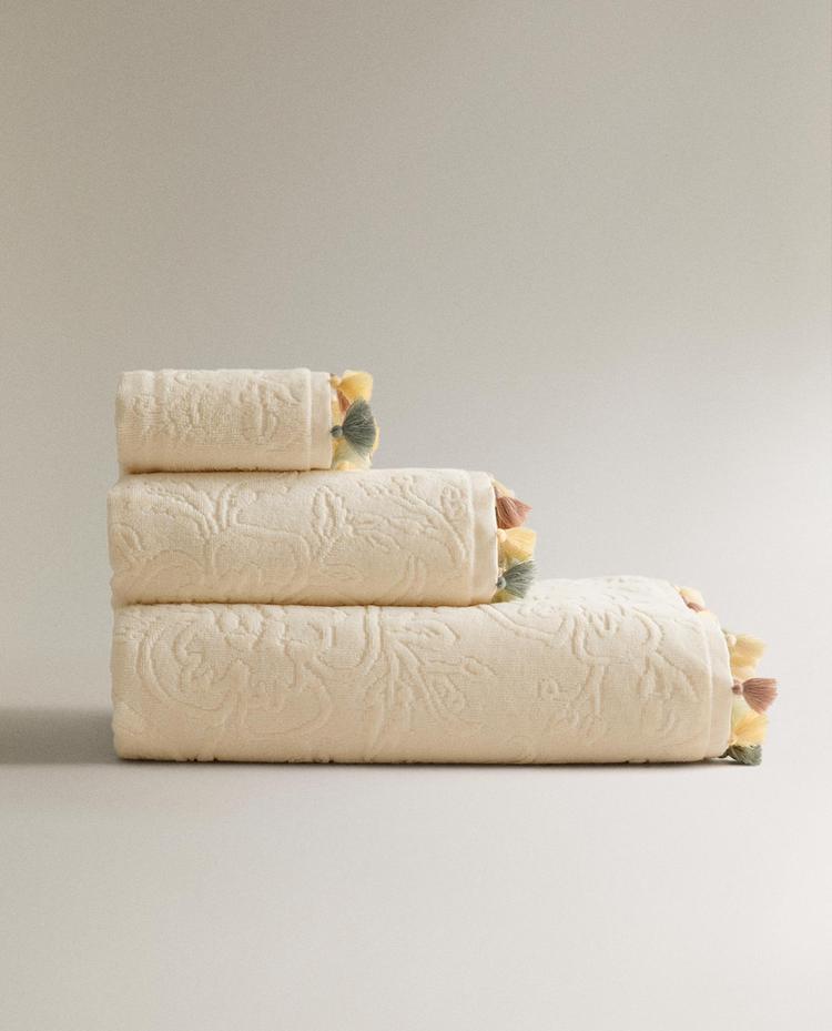 JACQUARD POMPOM BATH TOWEL