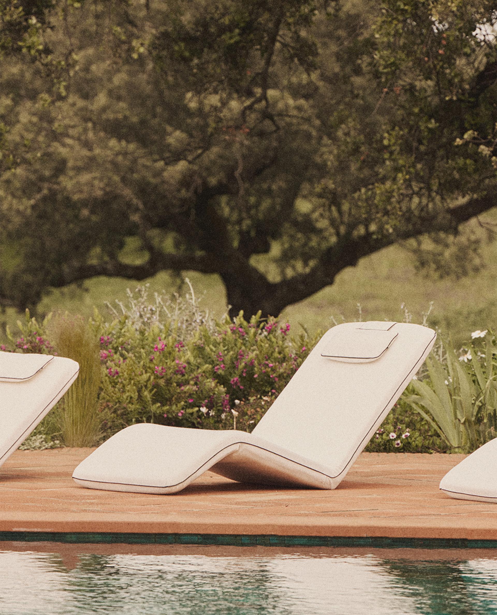 Reclining Beach Floor Lounger - Adjustable Comfort