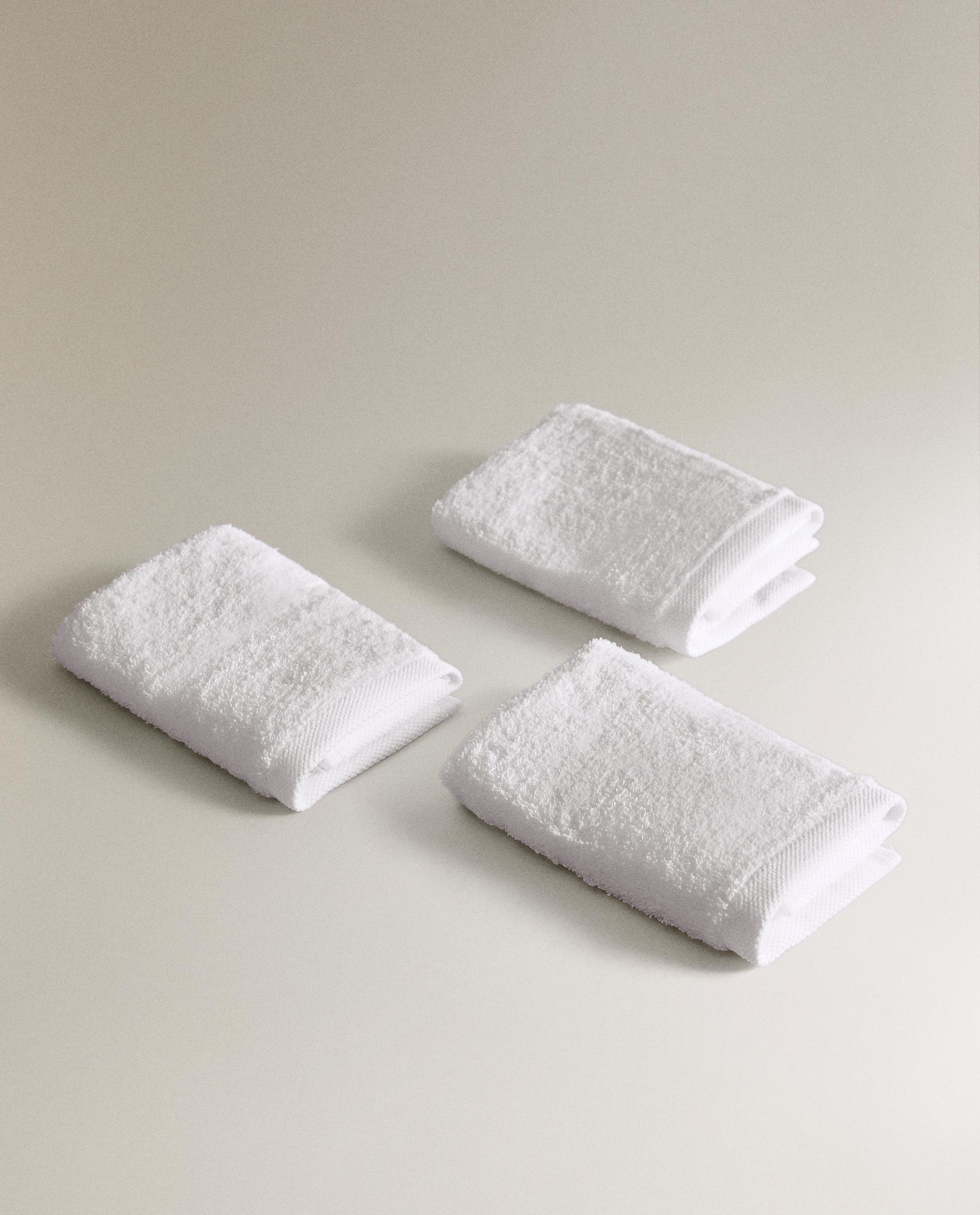 PACK OF HIGH-QUALITY COTTON HAND TOWELS (PACK OF 3)