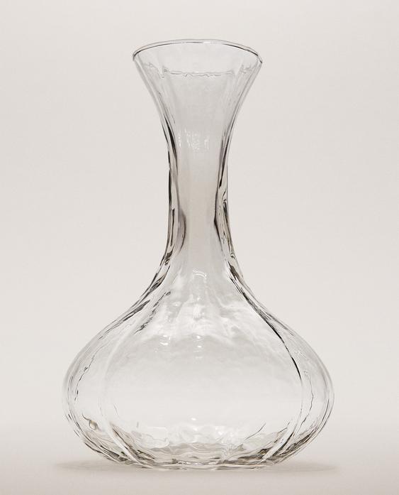 RAISED DESIGN GLASS DECANTER RAISED DESIGN GLASS DECANTER