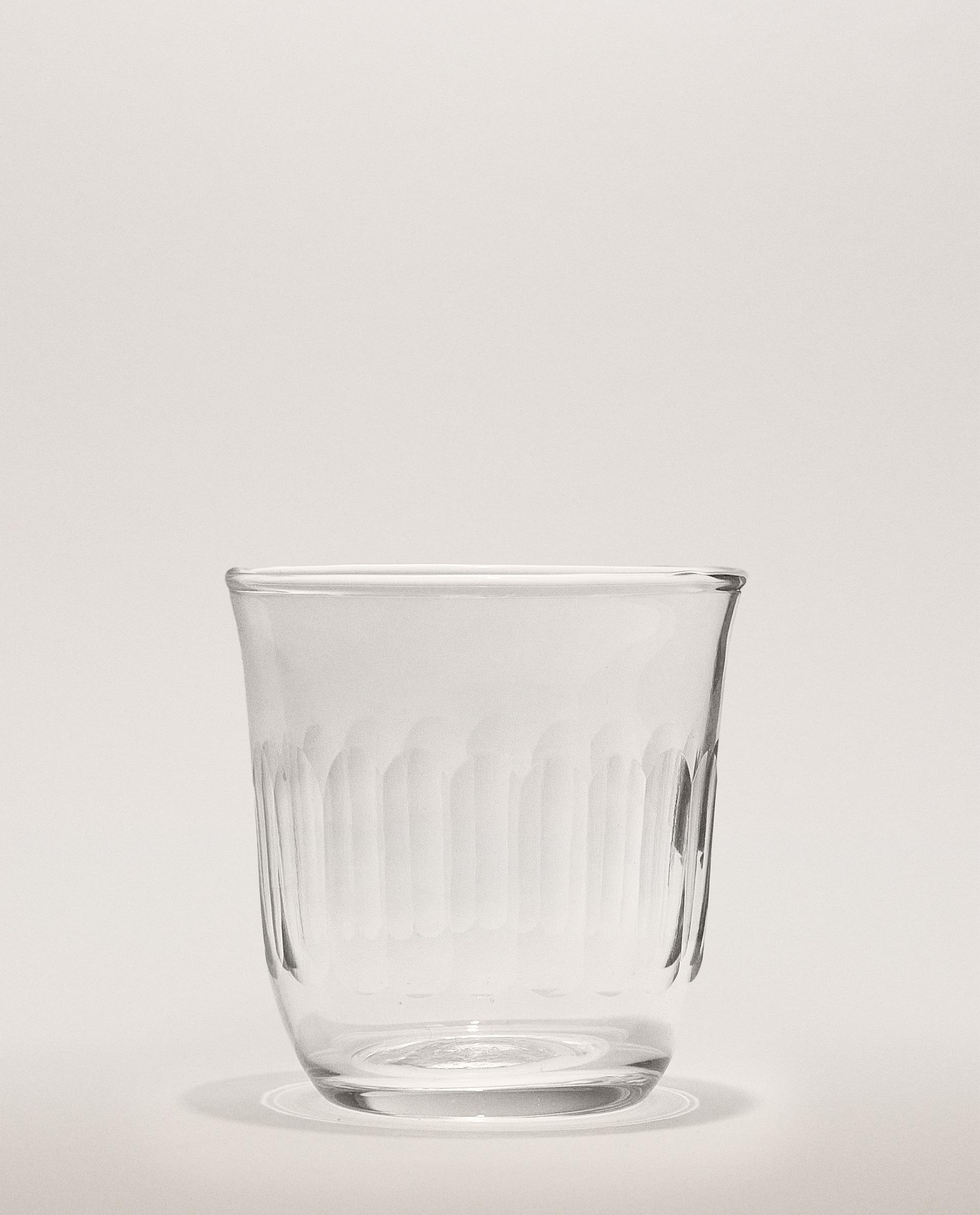 VERTICAL RAISED DESIGN GLASS TUMBLER VERTICAL RAISED DESIGN GLASS TUMBLER