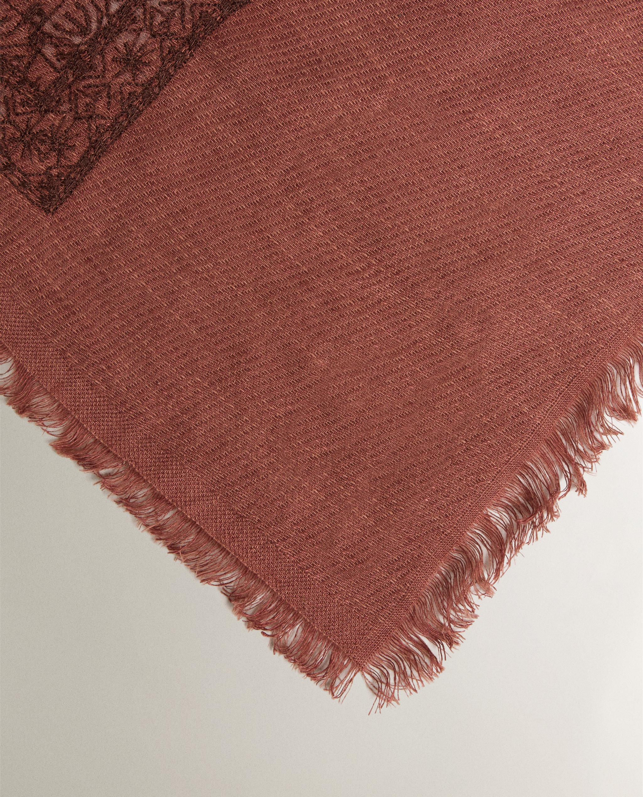 EMBROIDERED LINEN AND COTTON BLANKET product thumbnail 5