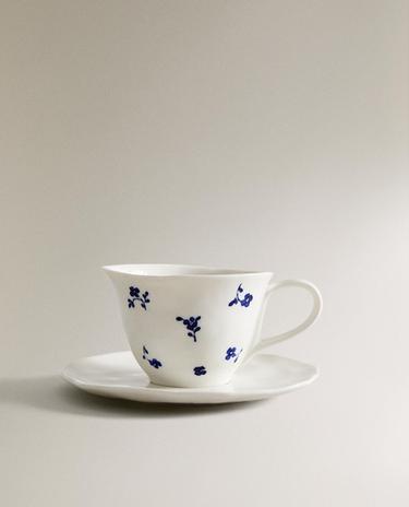 BLUMENTASSE MIT PORZELLANUNTERTASSE BLUMENTASSE MIT PORZELLANUNTERTASSE