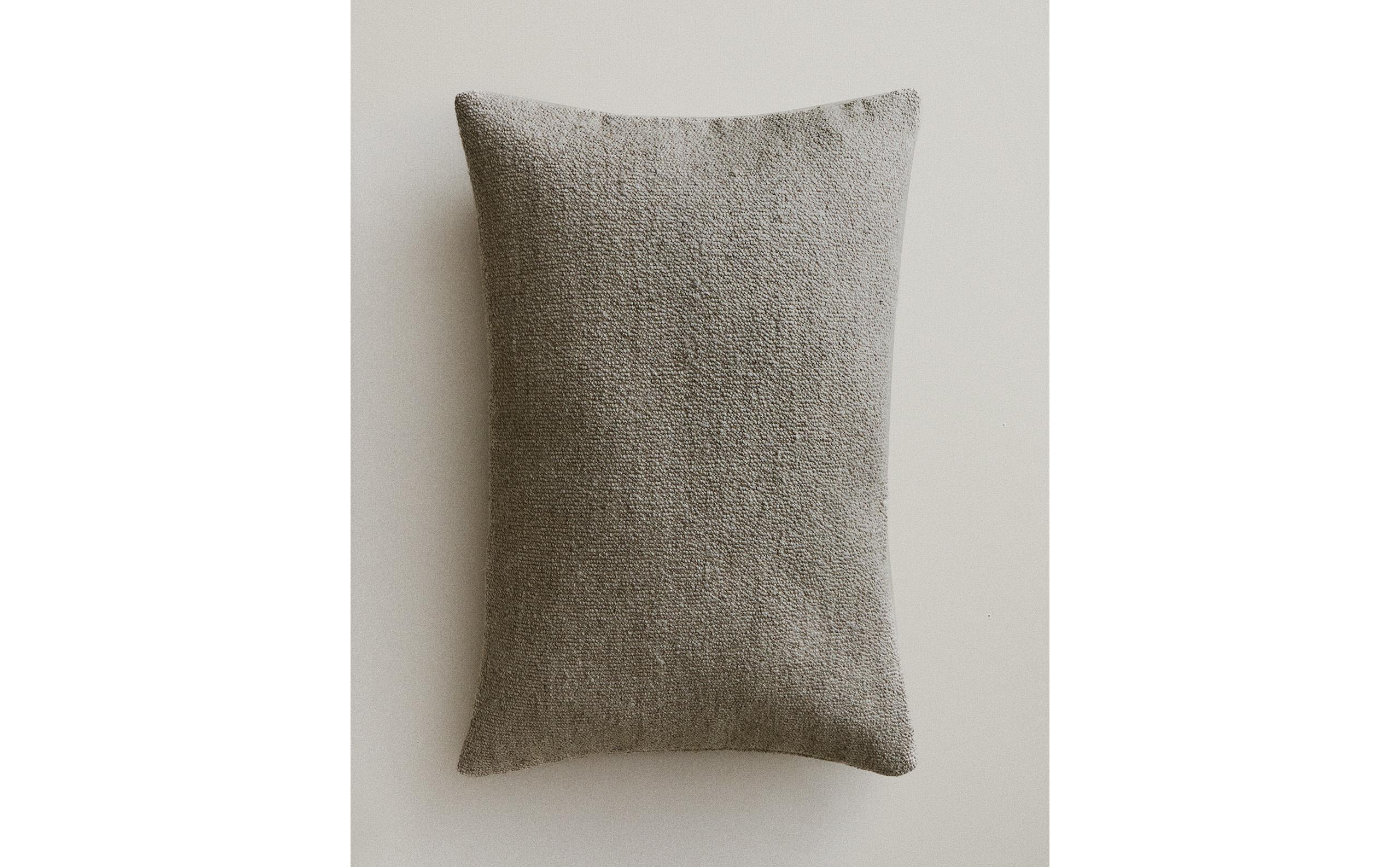 ソファとリビングルームの装飾クッション | Zara Home 日本/Japan