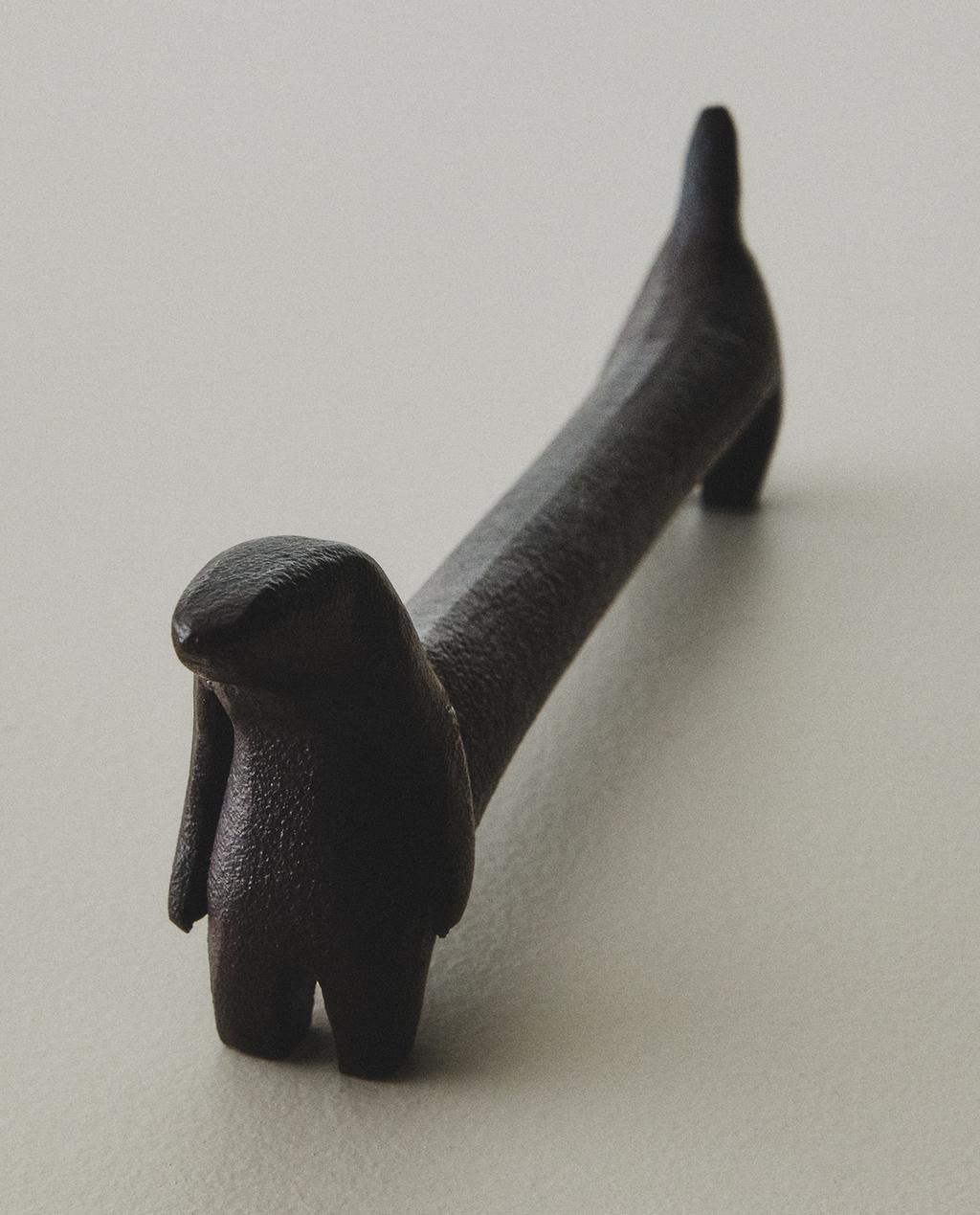 CÃOZINHO DECORATIVO TECKEL