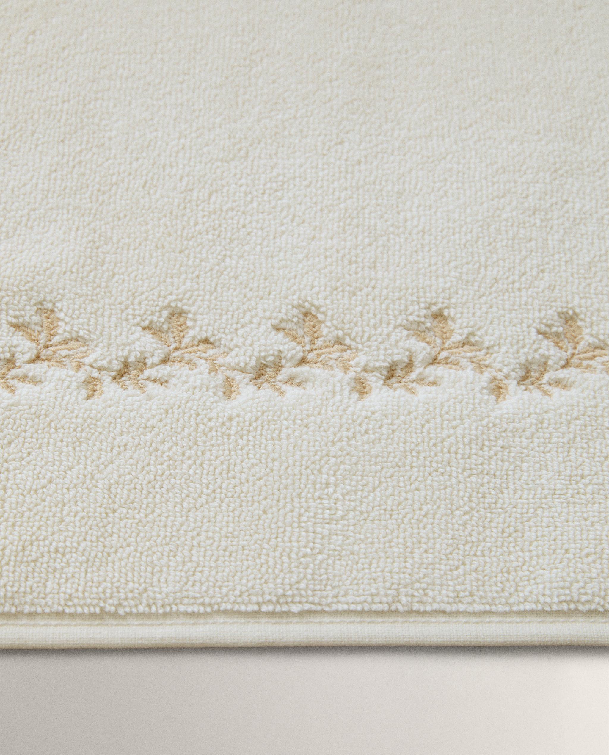 BATH MAT WITH PLANT EMBROIDERY product thumbnail 5