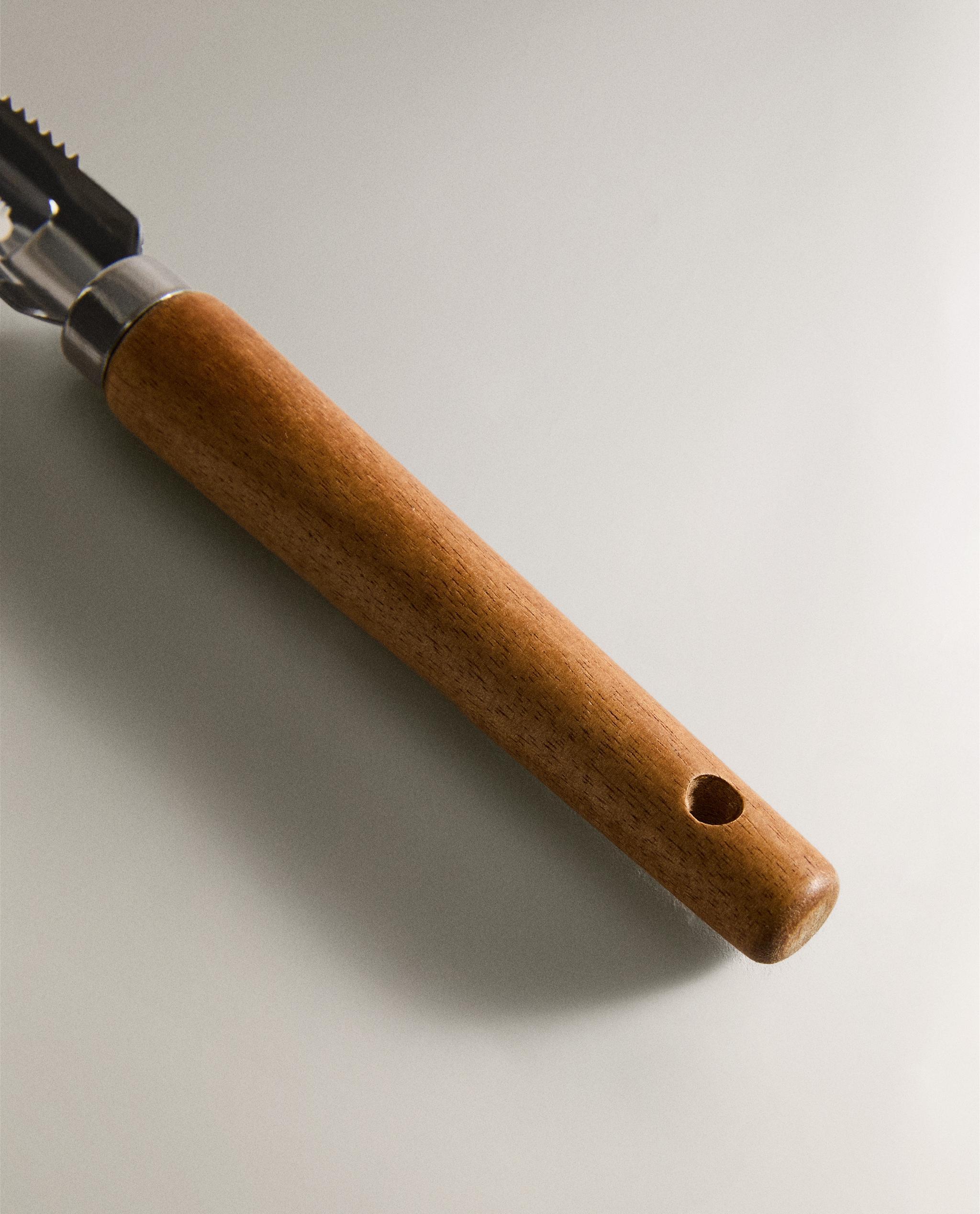 KITCHEN PEELER WITH WOODEN HANDLE | Zara Home United States of America