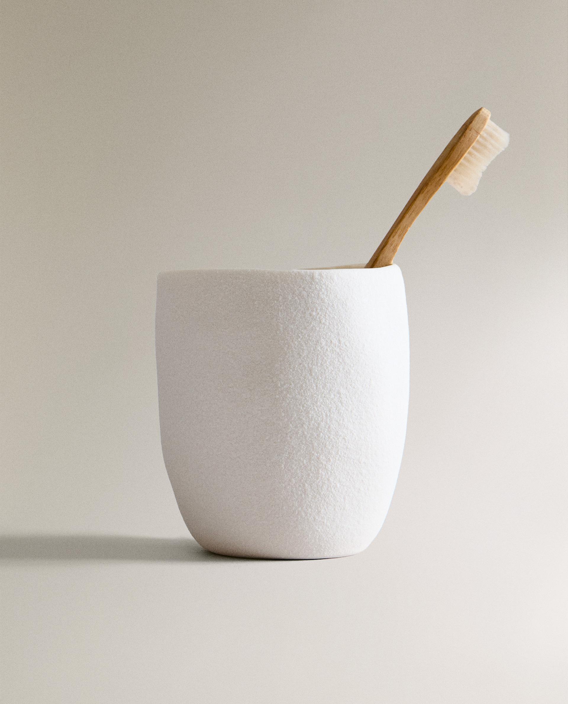 TEXTURED TOOTHBRUSH HOLDER product thumbnail 4
