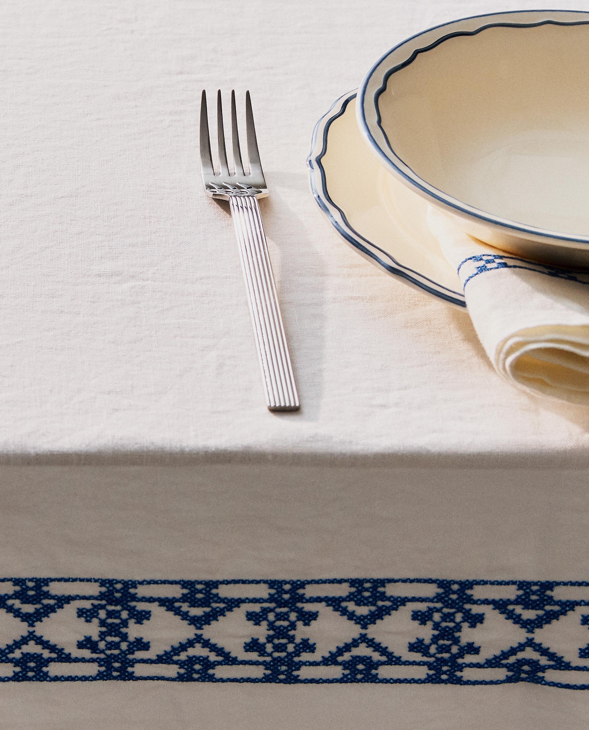 GEOMETRIC EMBROIDERED LINEN TABLECLOTH product thumbnail 12