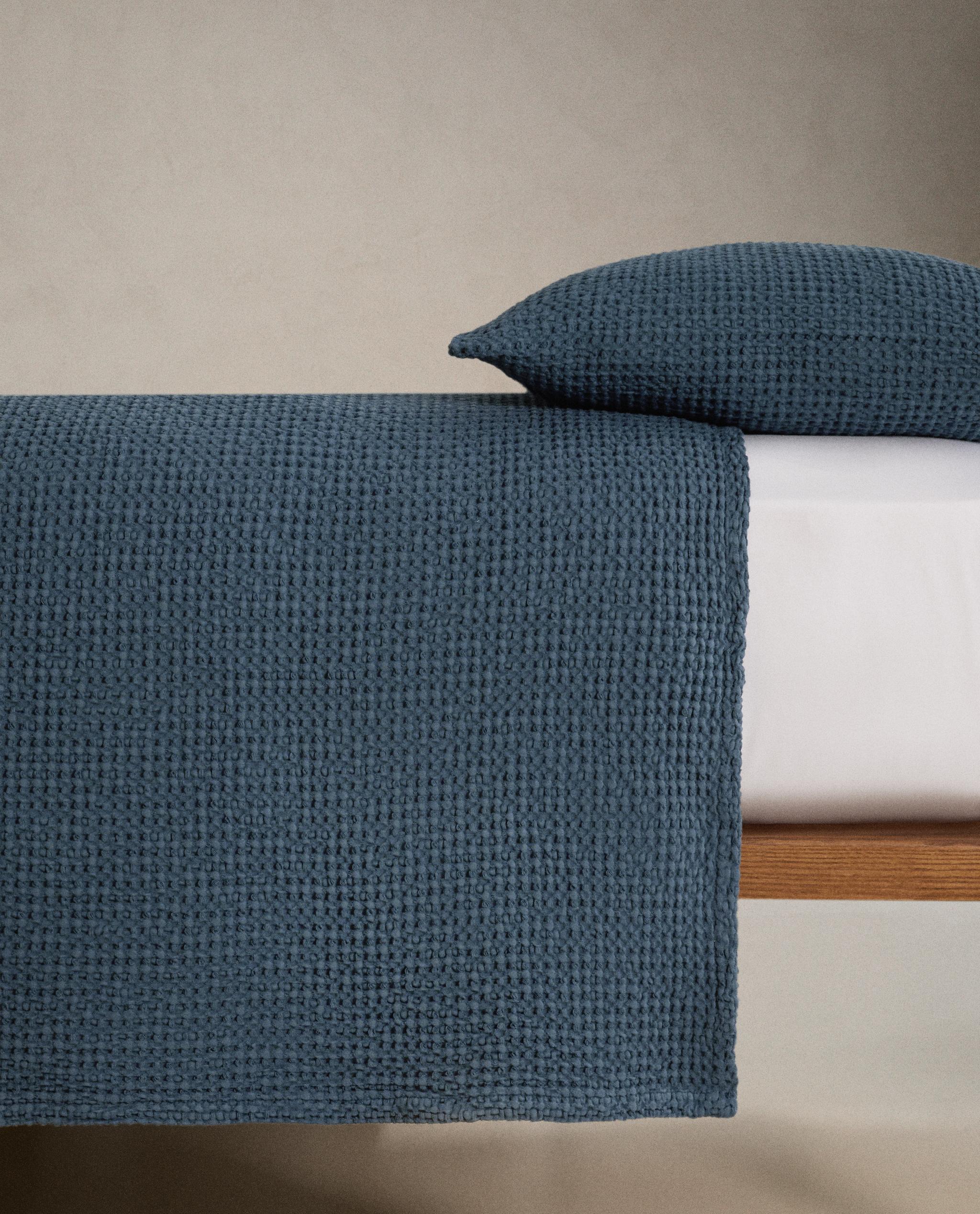 MINI WAFFLE KNIT BEDSPREAD product thumbnail 18
