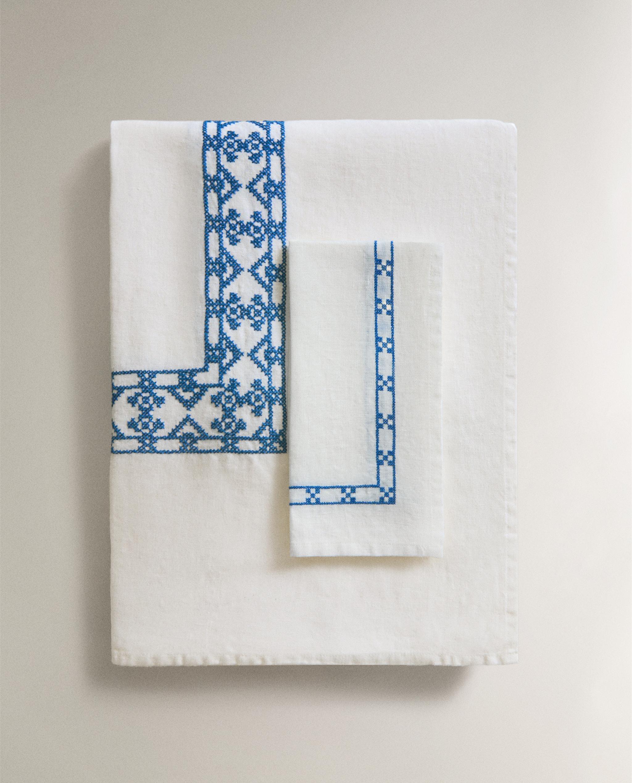 GEOMETRIC EMBROIDERED LINEN TABLECLOTH product thumbnail 7