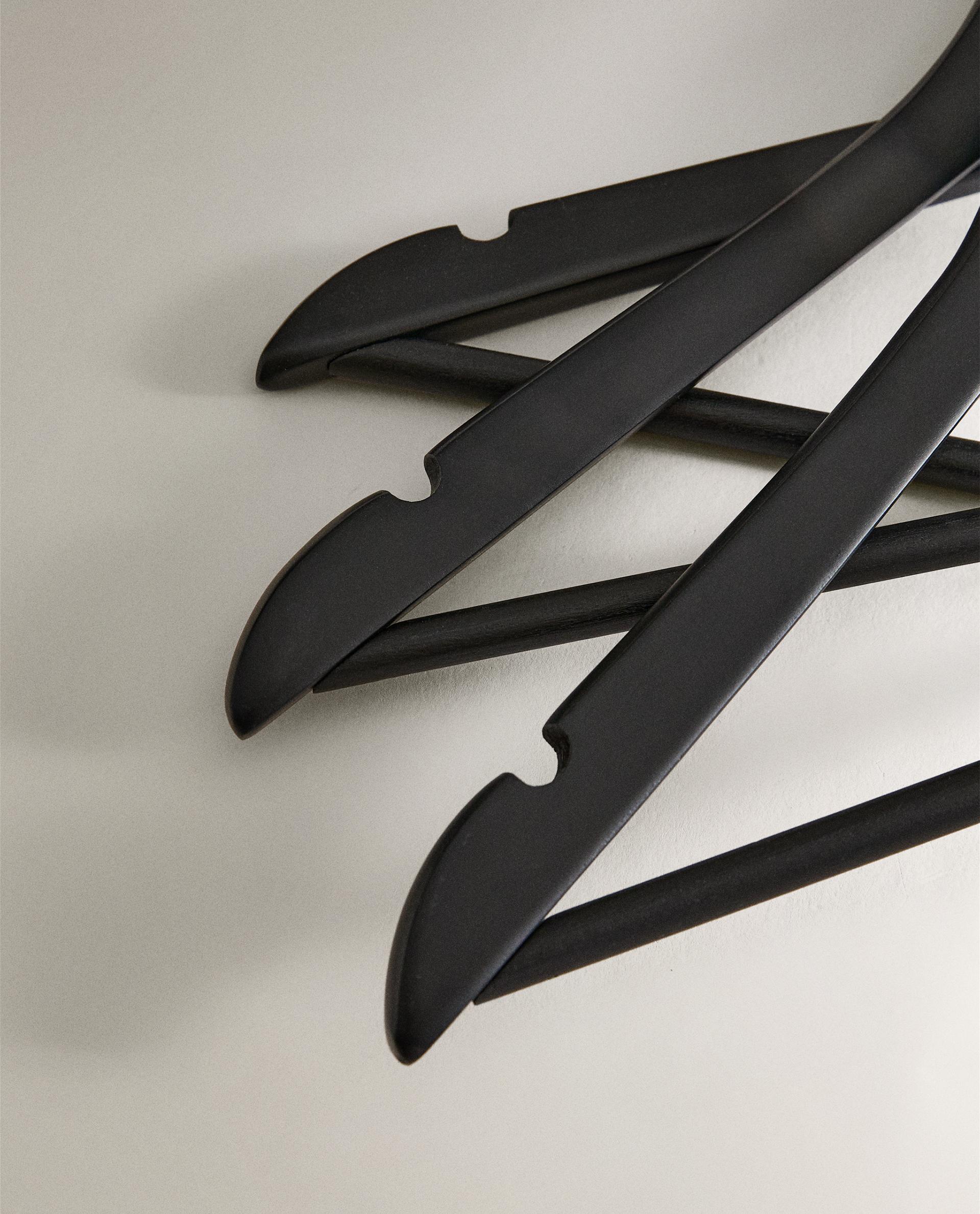 LACQUERED WOODEN HANGER (SET OF 3) product thumbnail 8
