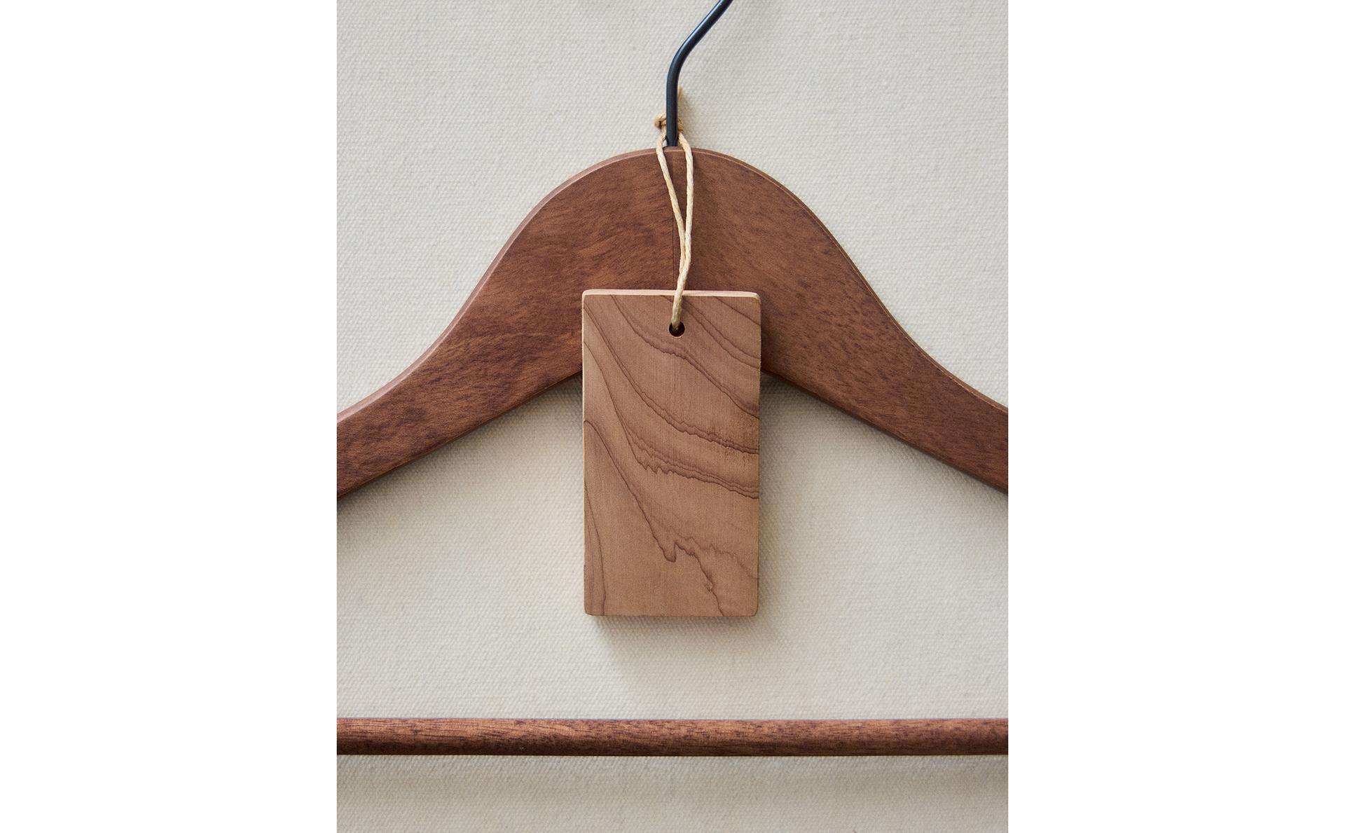 PACK OF WARDROBE CEDAR BLOCKS (PACK OF 6) PACK OF WARDROBE CEDAR BLOCKS (PACK OF 6)