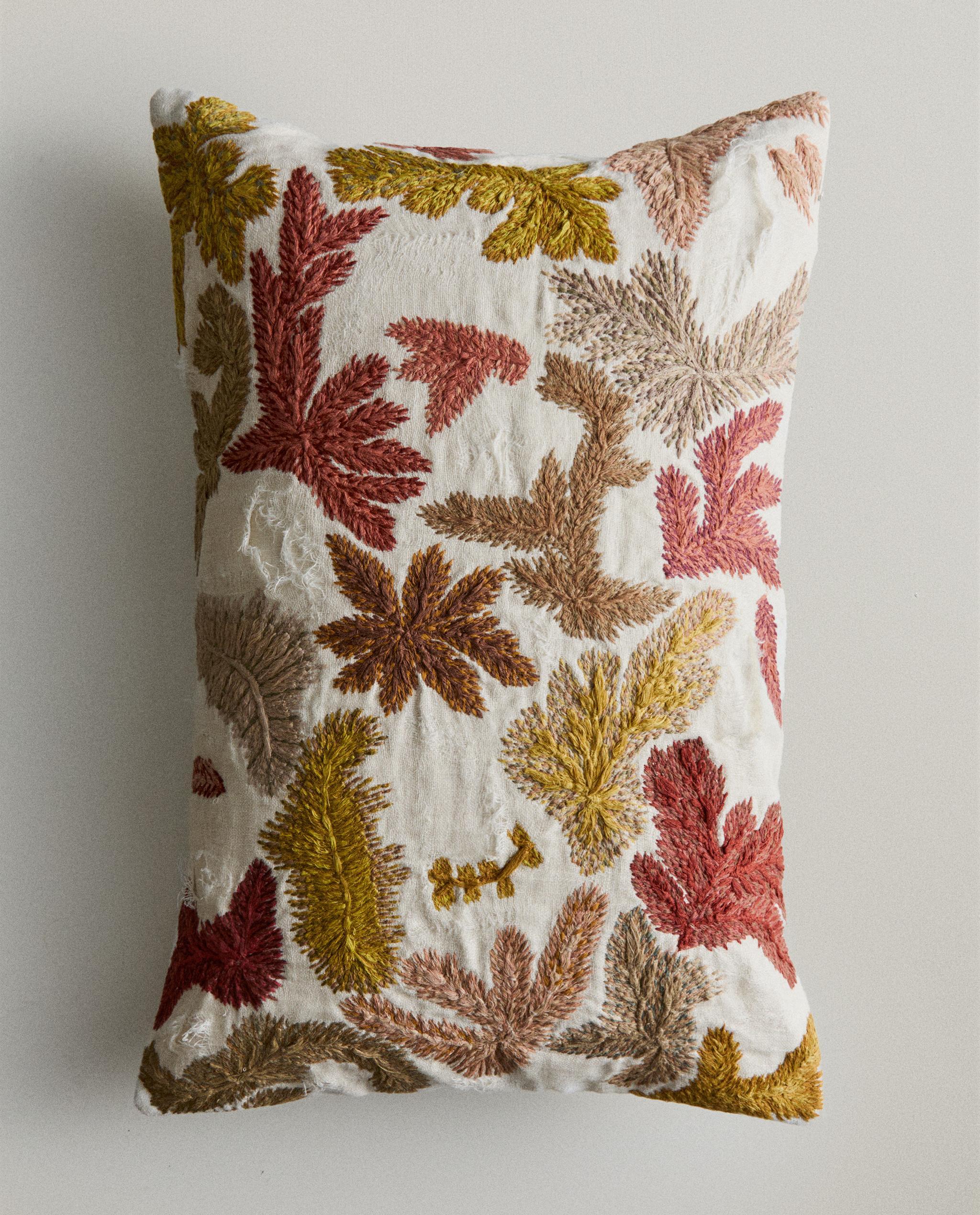 CUSHION COVER WITH EMBROIDERED LEAVES product thumbnail 2