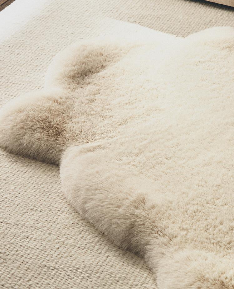 IRREGULAR FUZZY SMALL RUG