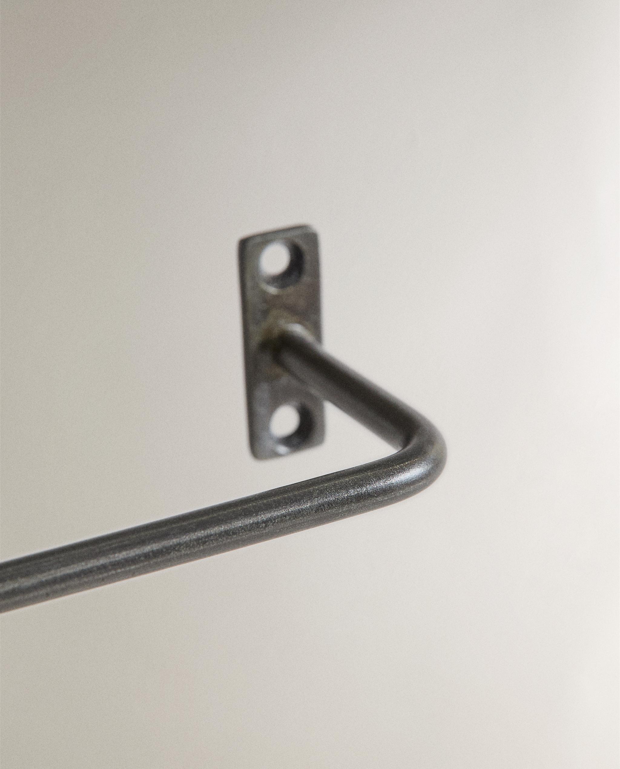 DARK METAL TOWEL RACK product thumbnail 8