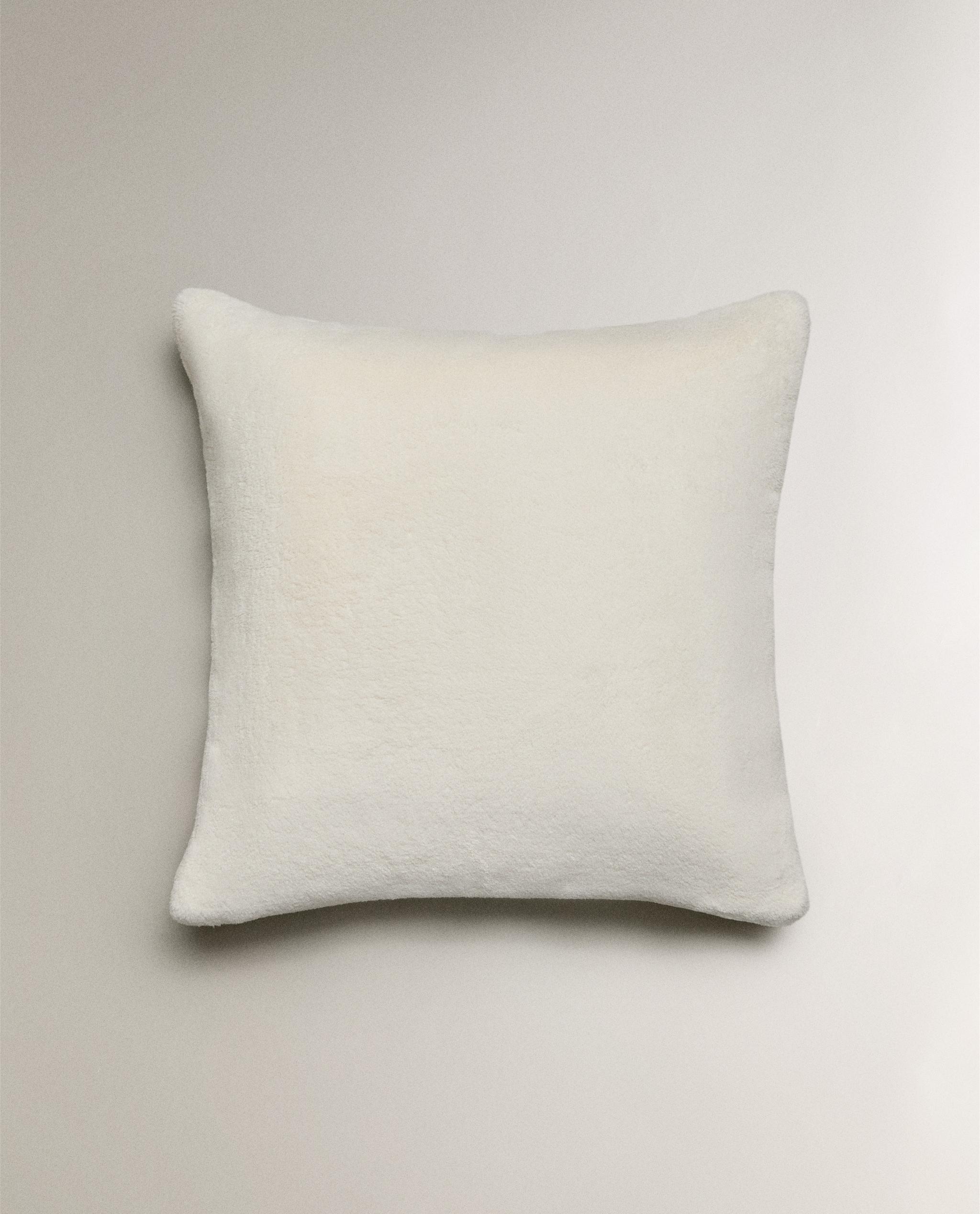 フェイクファー クッションカバー | Zara Home 日本/Japan