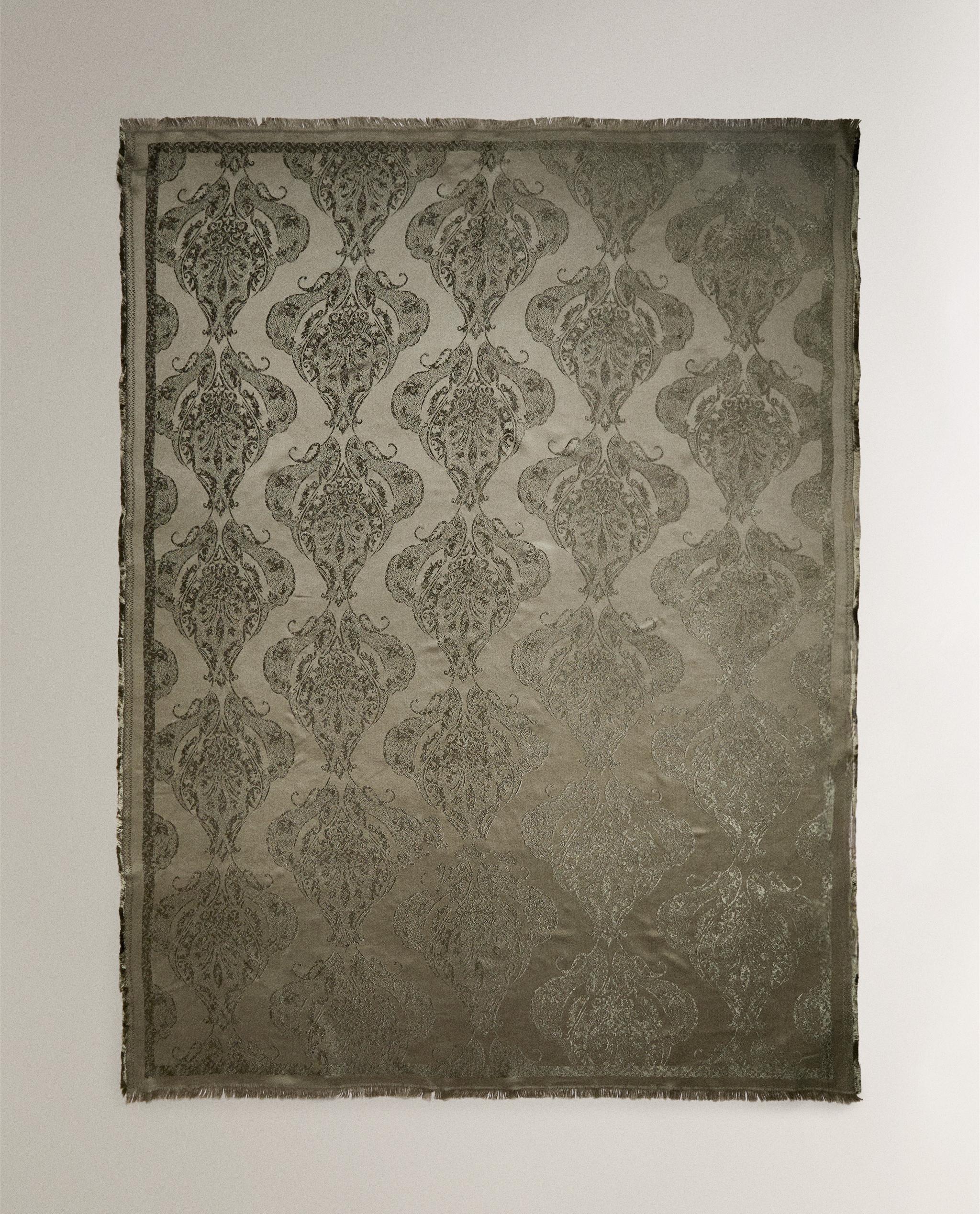 SATIN THROW product thumbnail 2