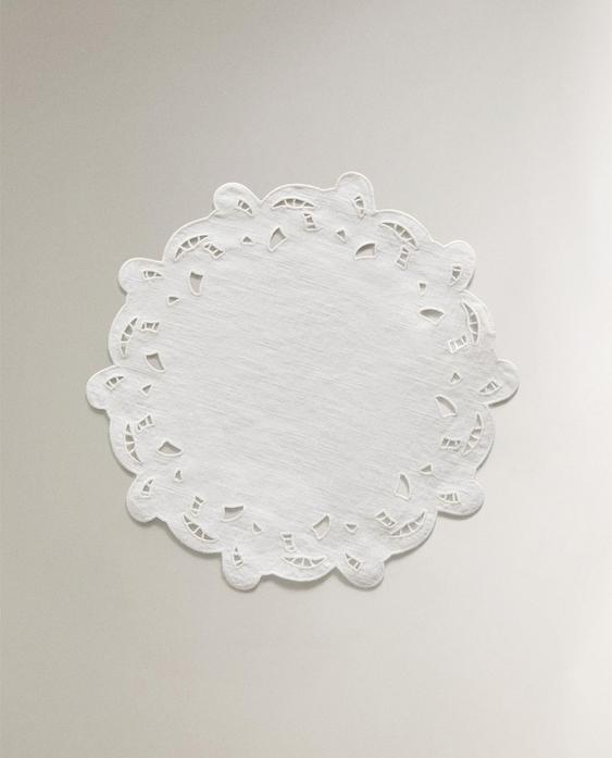 SET DE TABLE BRODÉ PERFORÉ