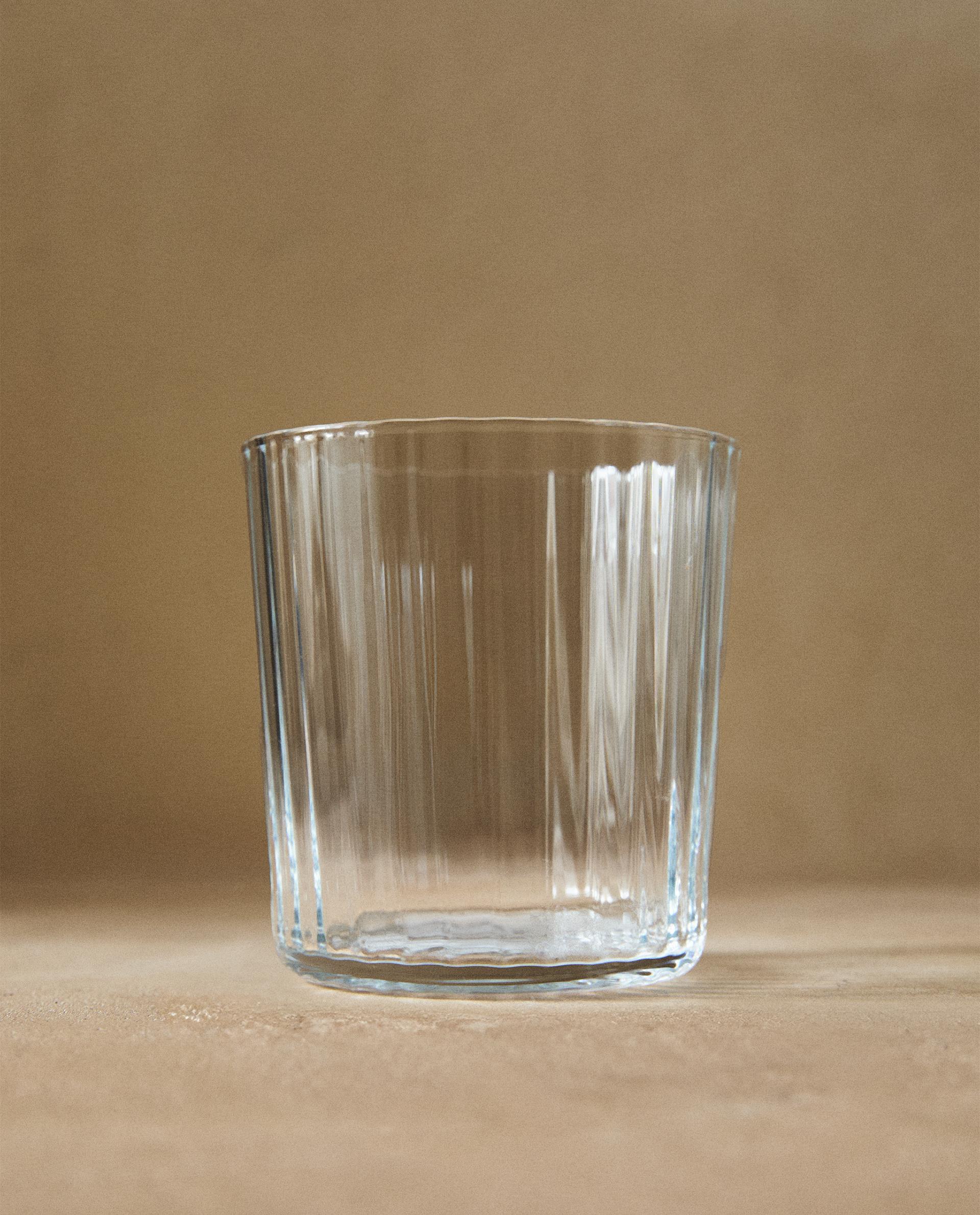 GLAS MET GESTREEPT MOTIEF