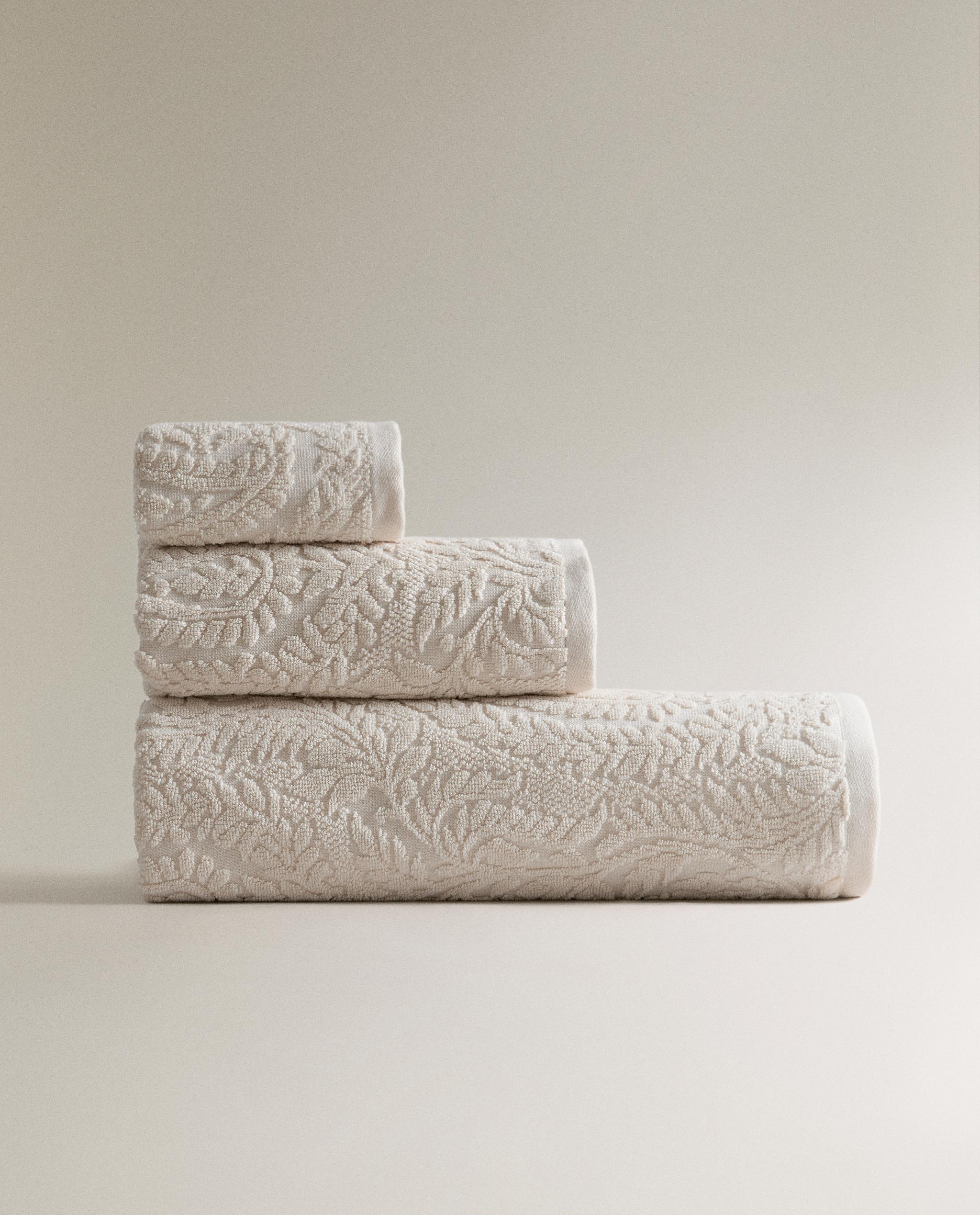 PAISLEY JACQUARD BATH TOWEL product thumbnail 15