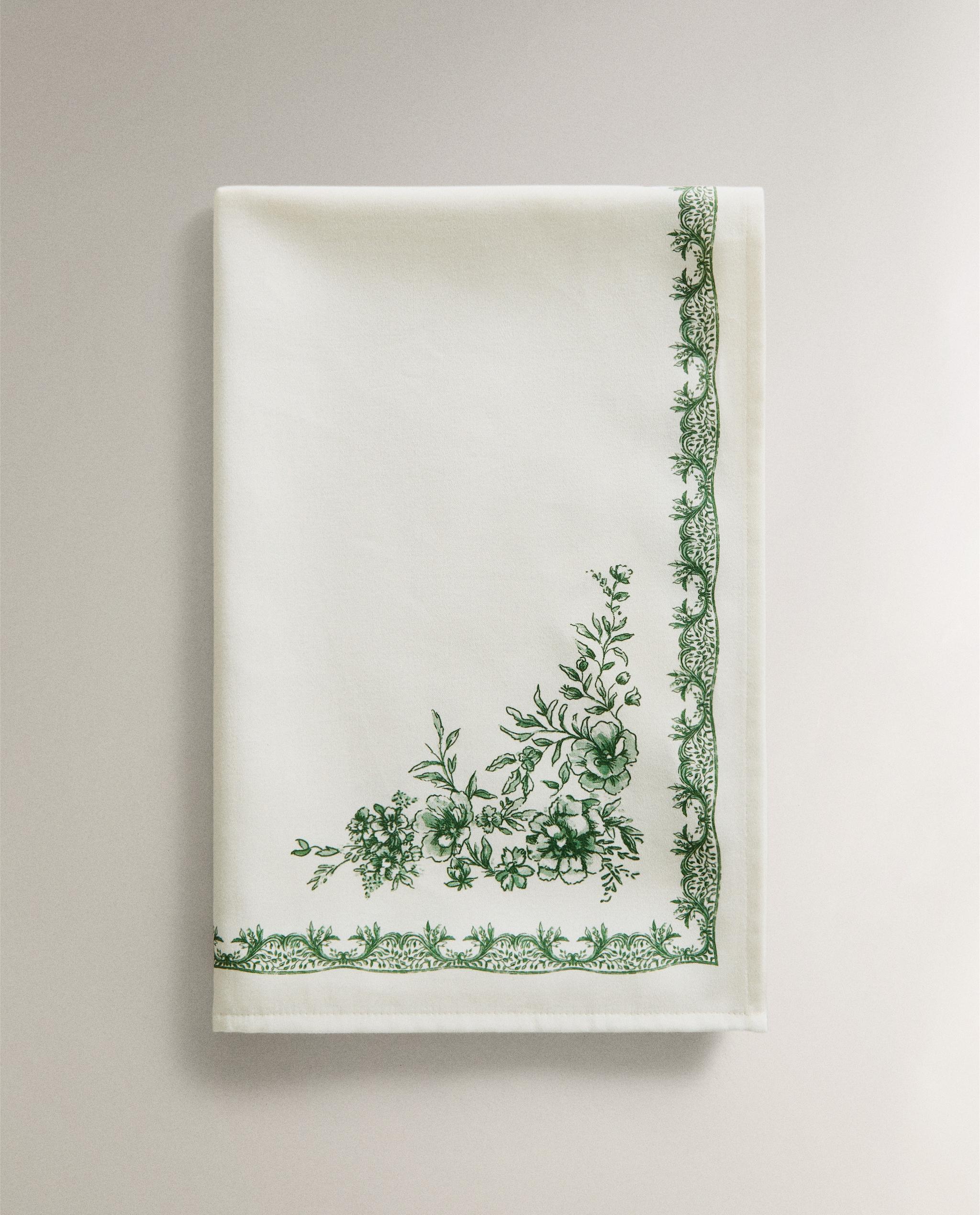 PRINTED SATEEN TABLE RUNNER product thumbnail 11