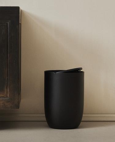 BLACK RESIN BATHROOM BIN
