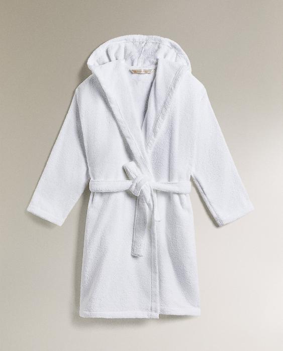 HOODED BATHROBE (360 GXM²)