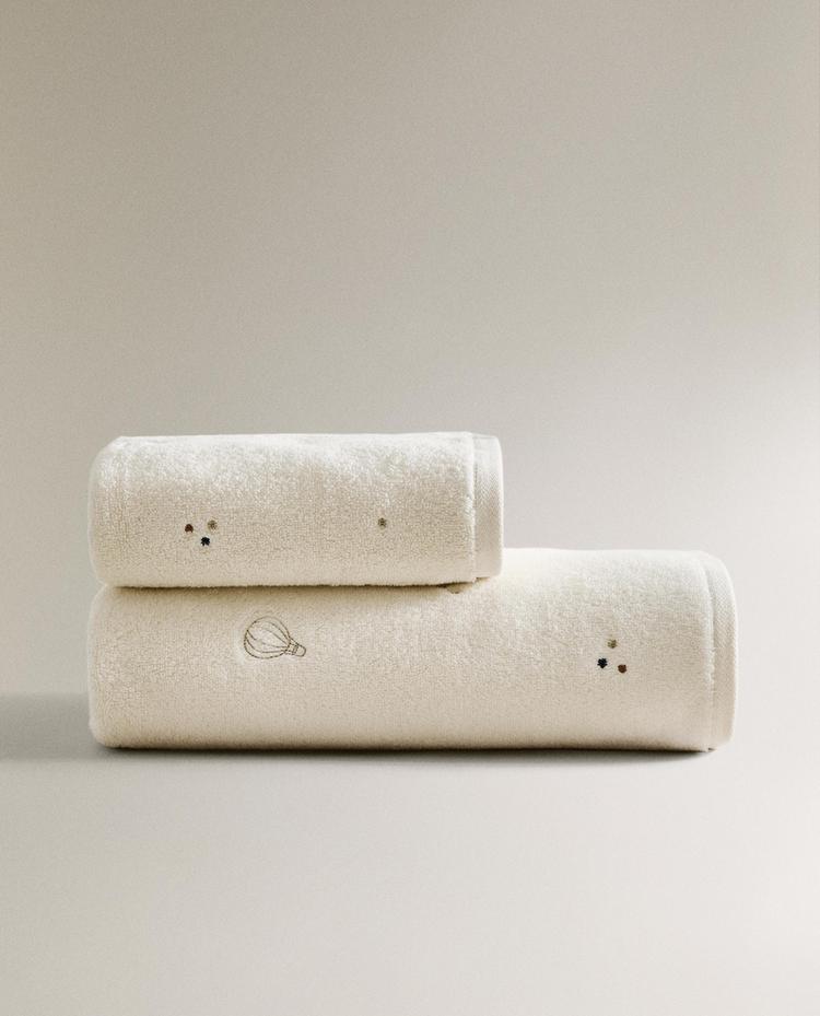 منشفة للأطفال مع بالونات منشفة للأطفال مع بالونات