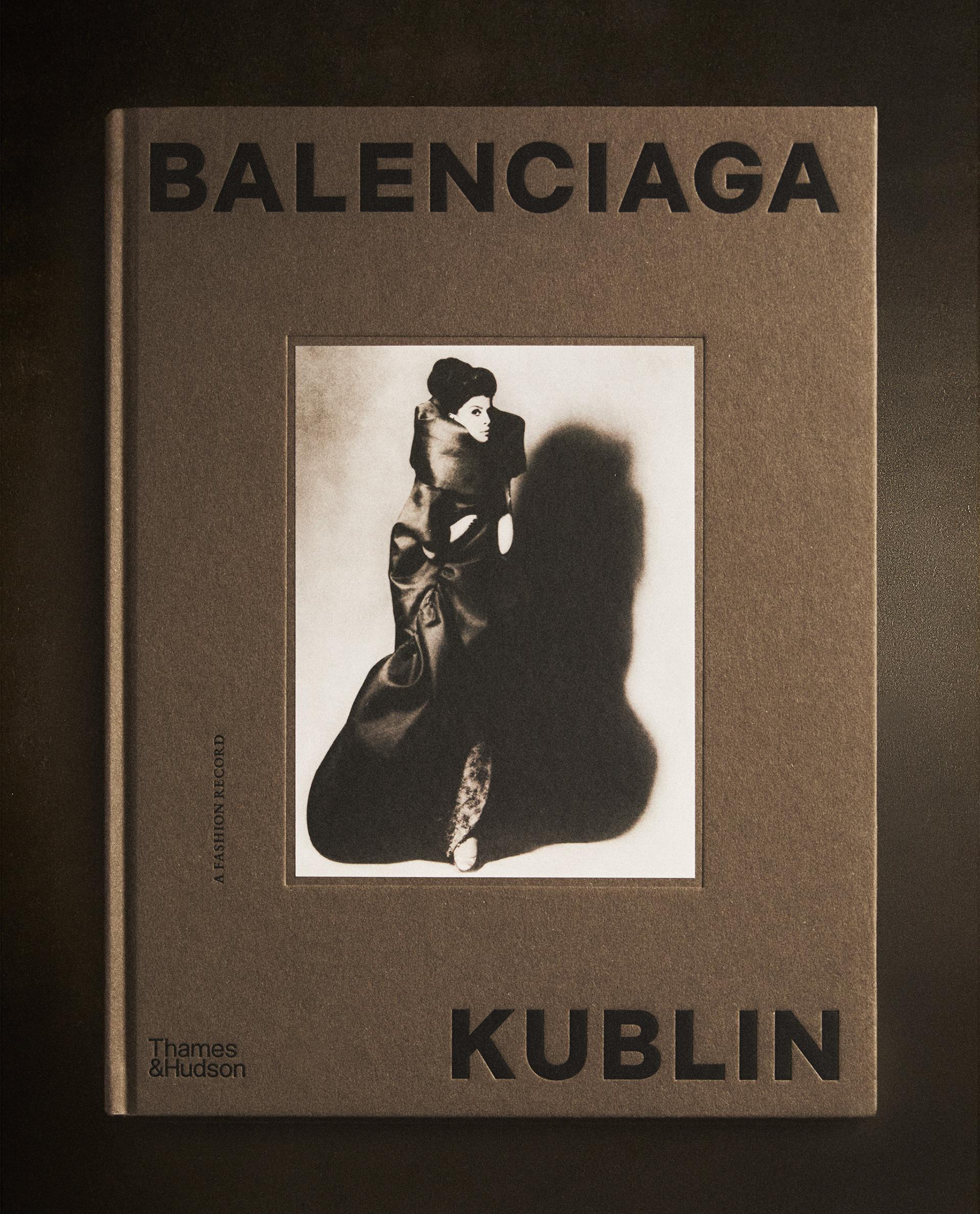 KOFFIETAFELBOEK BALENCIAGA KUBLIN